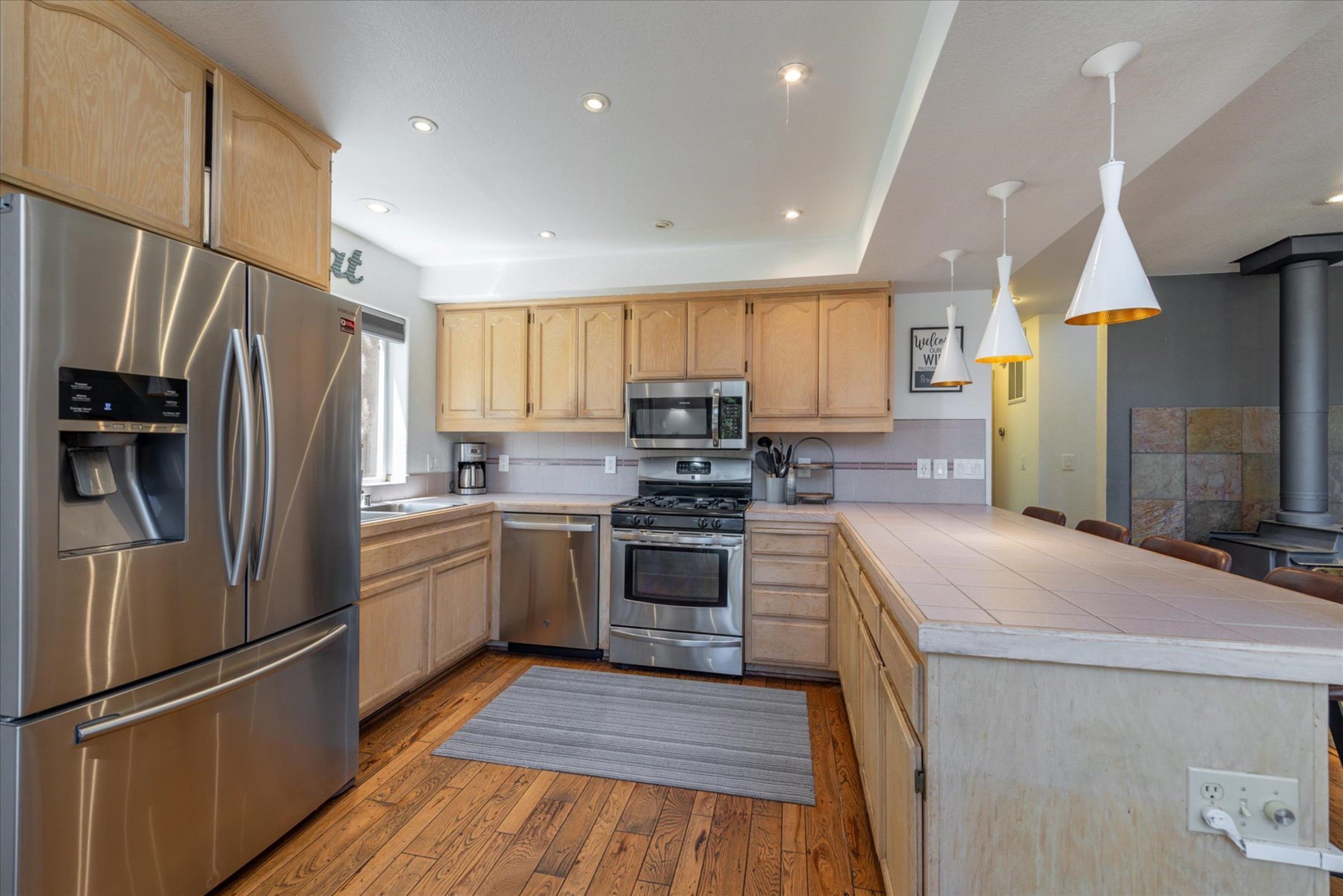 Truckee, California, 96161, United States, 3 Bedrooms Bedrooms, ,2 BathroomsBathrooms,Residential,For Sale,1939259