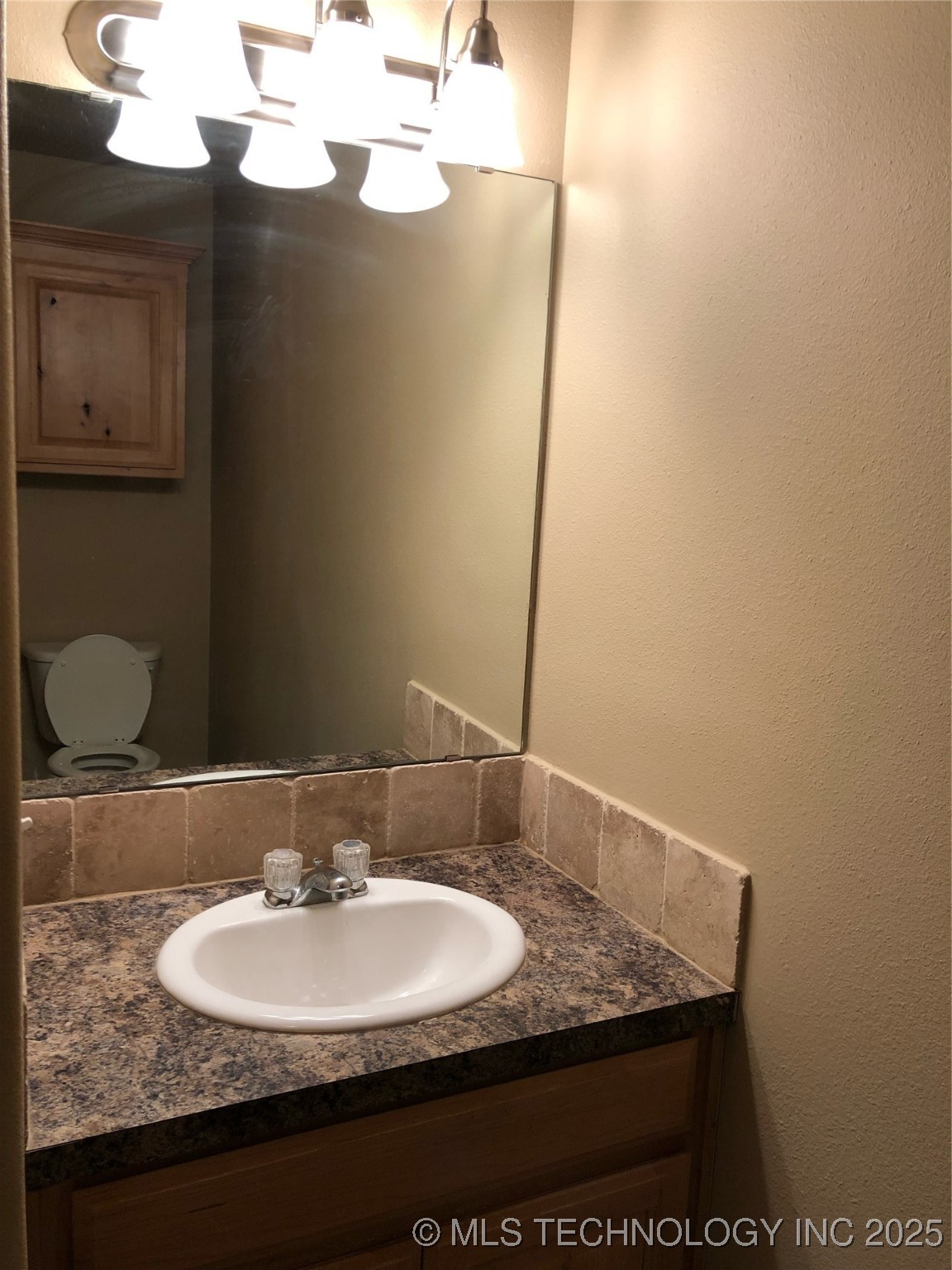 Tahlequah, Oklahoma, 74464, United States, 6 Bedrooms Bedrooms, ,8 BathroomsBathrooms,Residential,For Sale,1932775