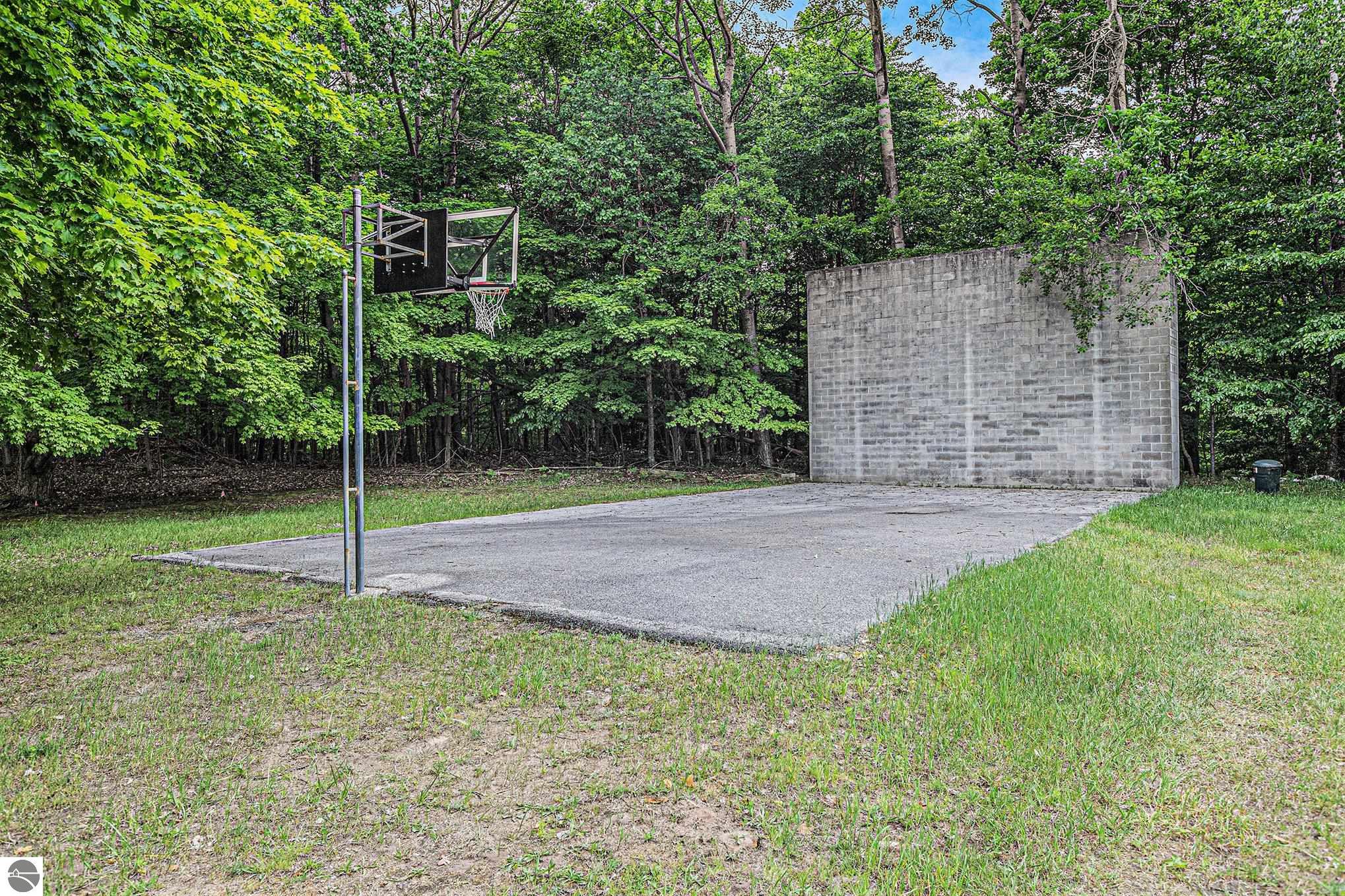 Beulah, Michigan, 49617, United States, 4 Bedrooms Bedrooms, ,3 BathroomsBathrooms,Residential,For Sale,1931801