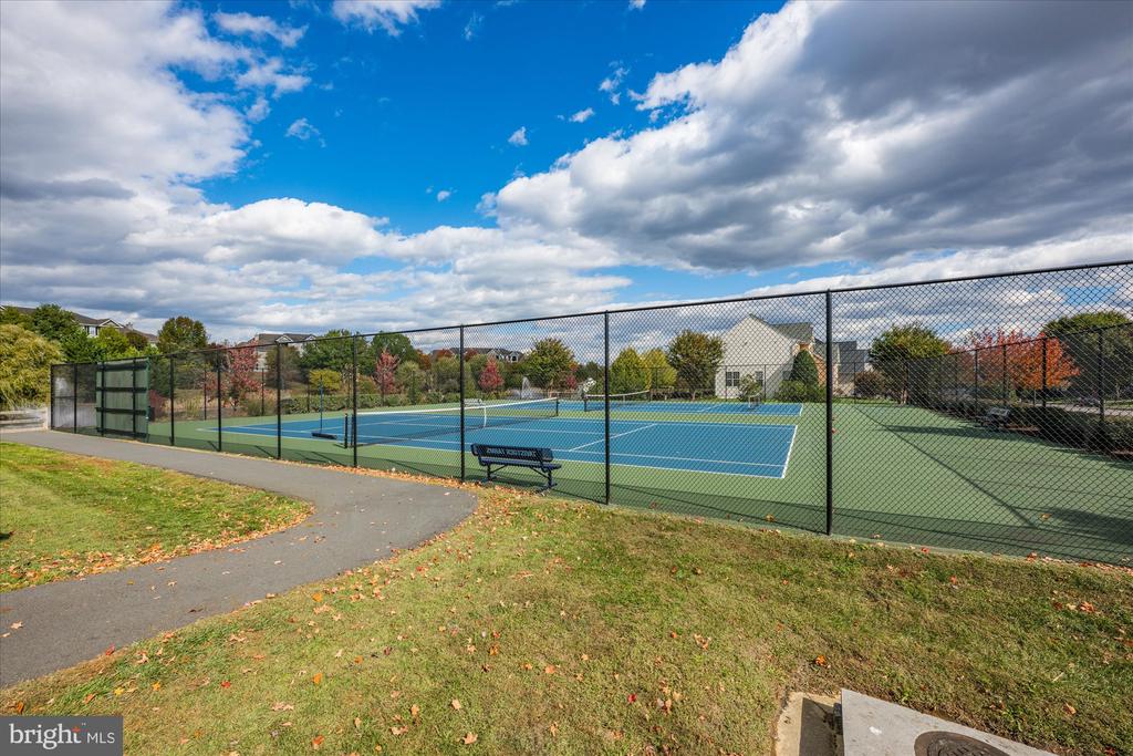 Leesburg, Virginia, 20175, United States, 5 Bedrooms Bedrooms, ,4 BathroomsBathrooms,Residential,For Sale,1987401