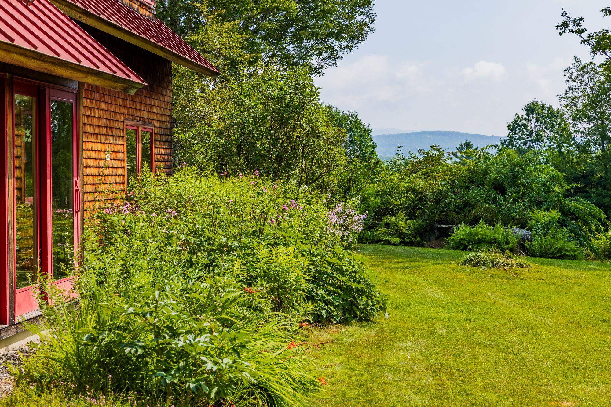 Orford, New Hampshire, 03777, United States, 3 Bedrooms Bedrooms, ,3 BathroomsBathrooms,Residential,For Sale,1908453