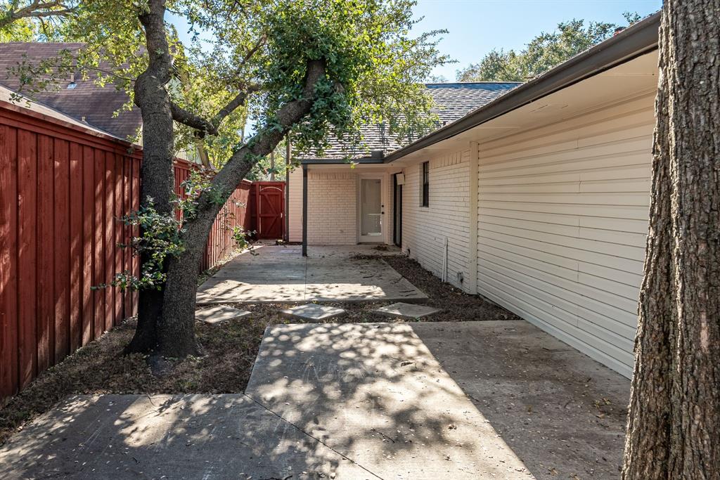 Dallas, Texas, 75214, United States, 3 Bedrooms Bedrooms, ,2 BathroomsBathrooms,Residential,For Sale,1987493