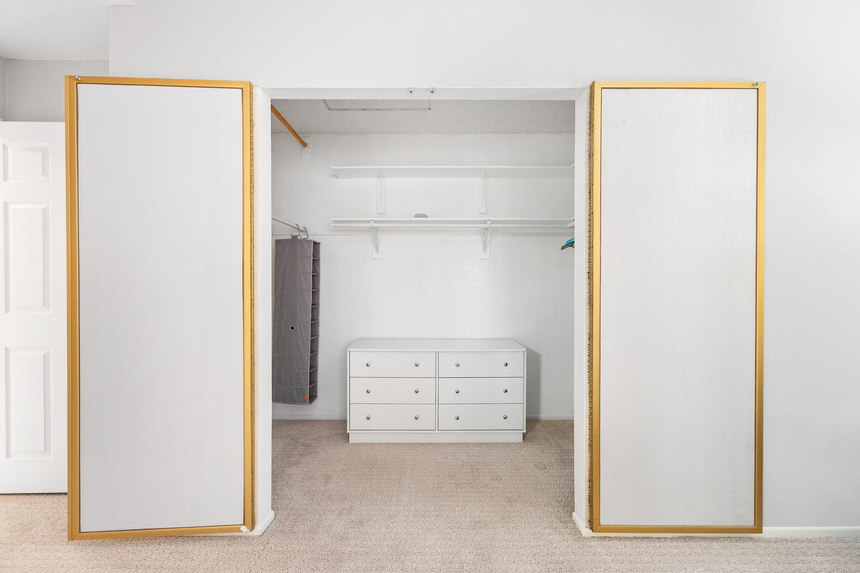 Palm Desert, California, 92260, United States, 3 Bedrooms Bedrooms, ,2 BathroomsBathrooms,Residential,For Sale,1991585