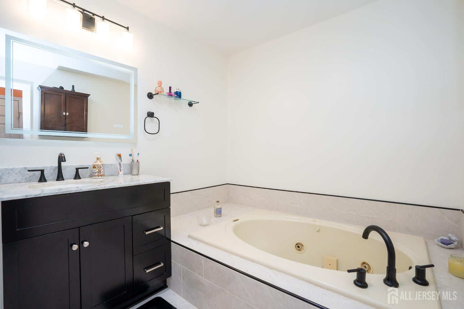 East Brunswick, New Jersey, 08816, United States, 3 Bedrooms Bedrooms, ,3 BathroomsBathrooms,Residential,For Sale,1938426