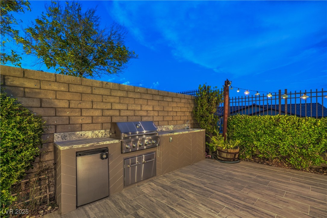 Las Vegas, Nevada, 89138, United States, 4 Bedrooms Bedrooms, ,2 BathroomsBathrooms,Residential,For Sale,1942321