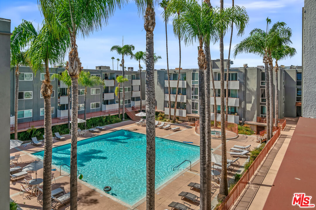 Sherman Oaks, California, 91423, United States, 2 Bedrooms Bedrooms, ,2 BathroomsBathrooms,Residential,For Sale,1920013
