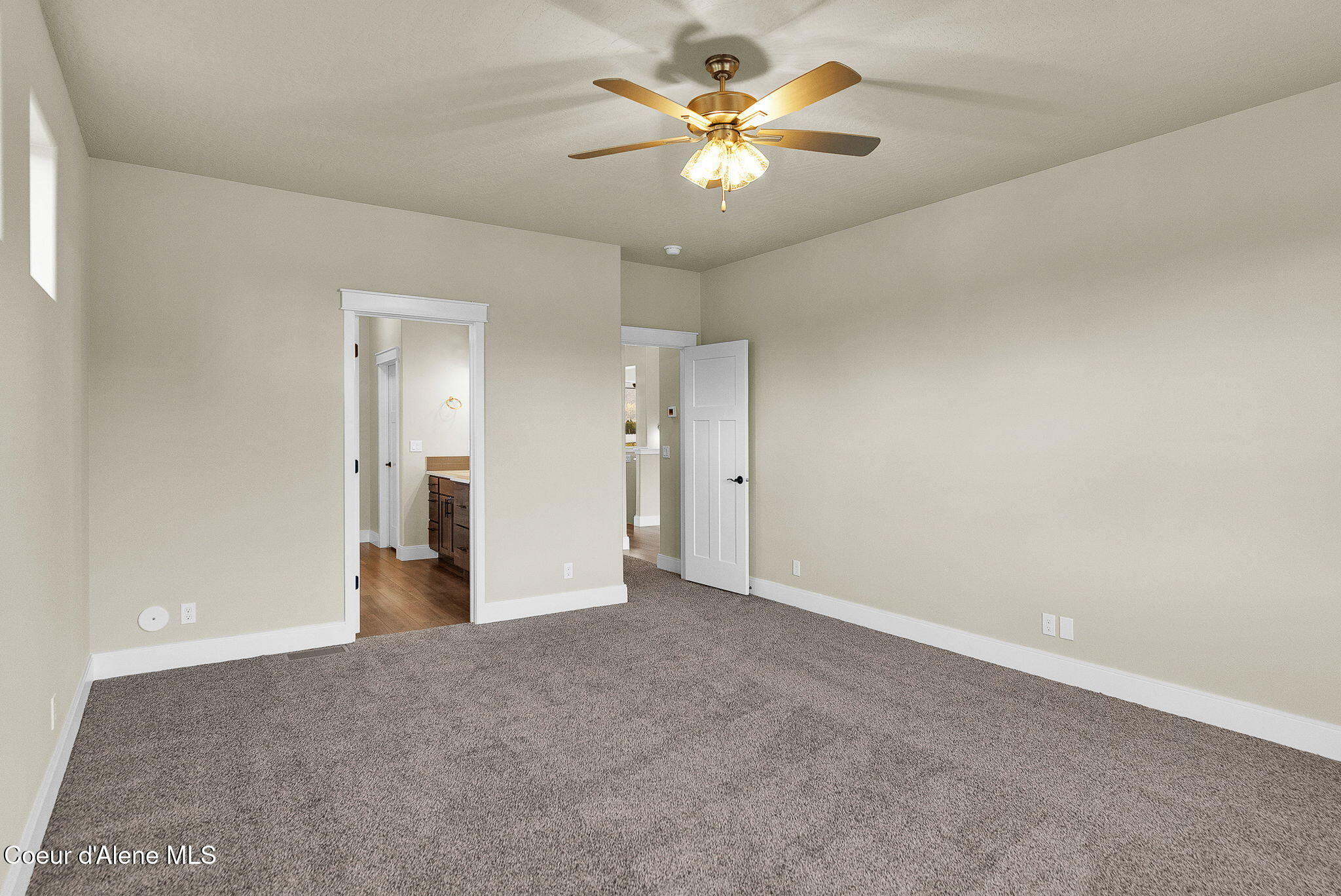 Rathdrum, Idaho, 83858, United States, 6 Bedrooms Bedrooms, ,1 BathroomBathrooms,Residential,For Sale,1989161