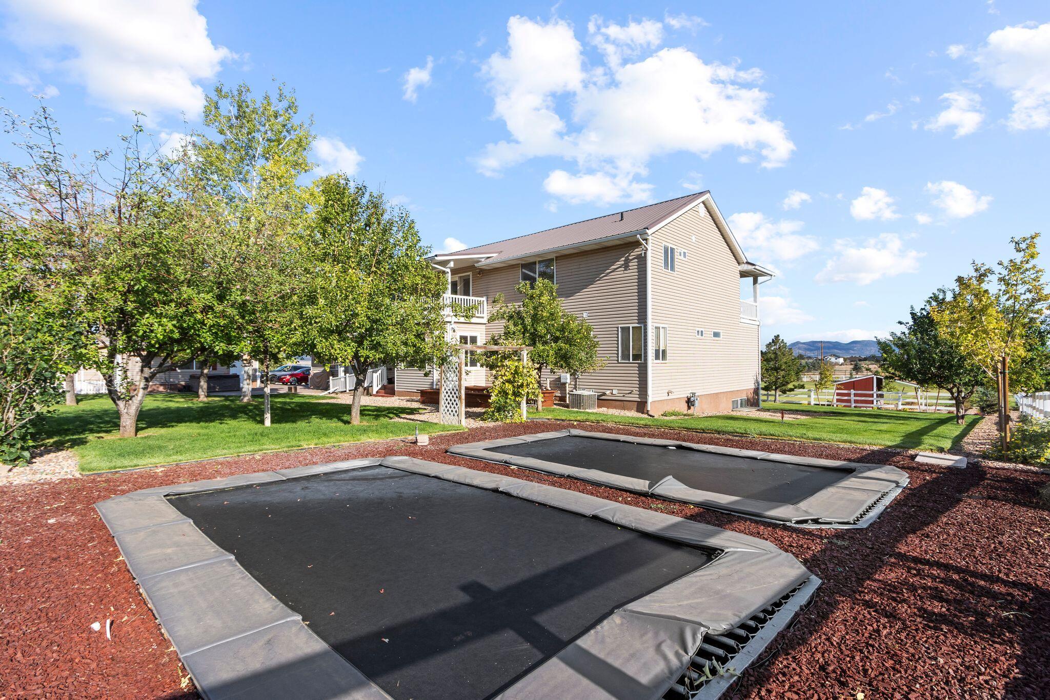 Parowan, Utah, 84761, United States, 6 Bedrooms Bedrooms, ,5 BathroomsBathrooms,Residential,For Sale,1995430