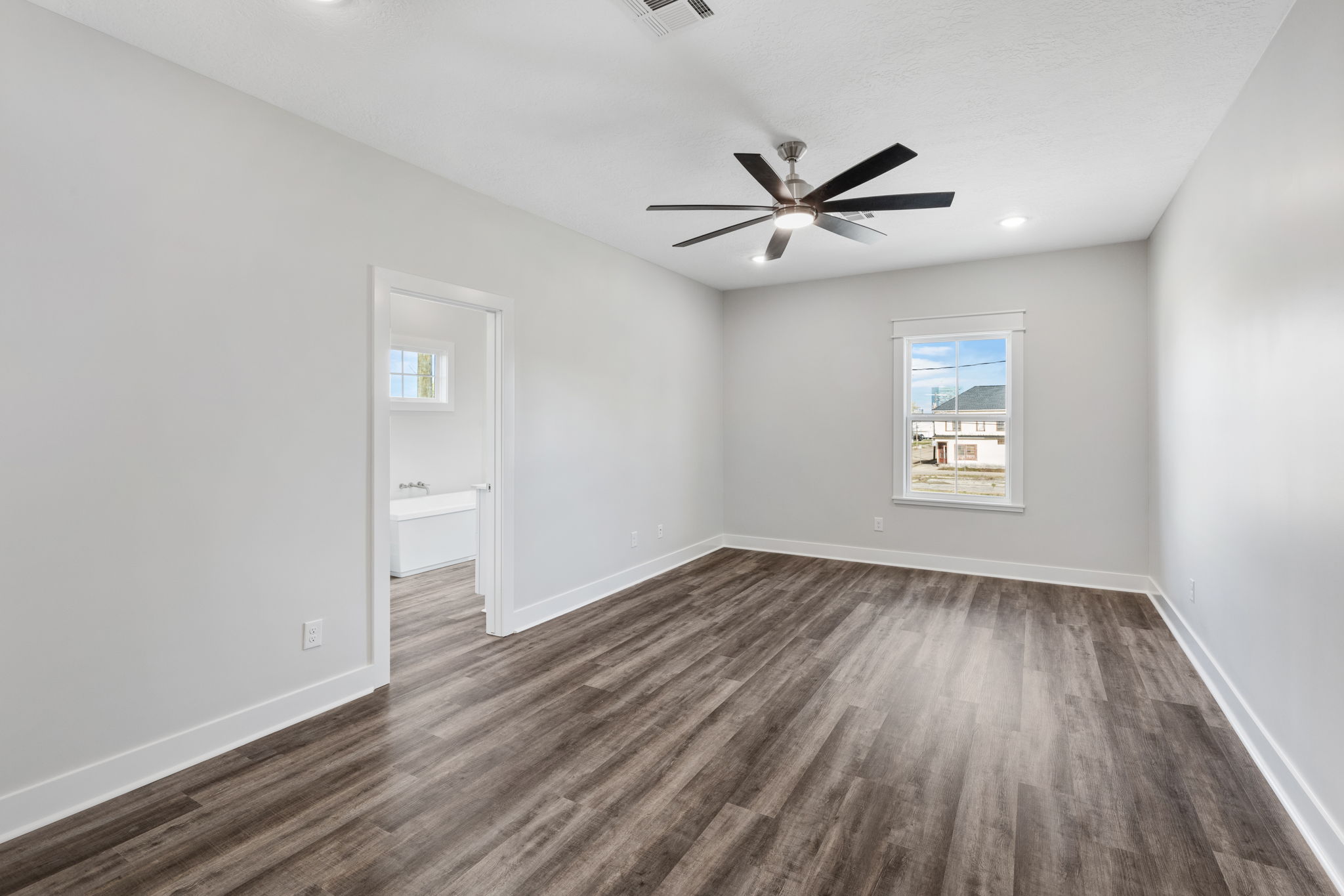 Lake Charles, Louisiana, 70601, United States, 16 Bedrooms Bedrooms, ,12 BathroomsBathrooms,Residential,For Sale,1983862