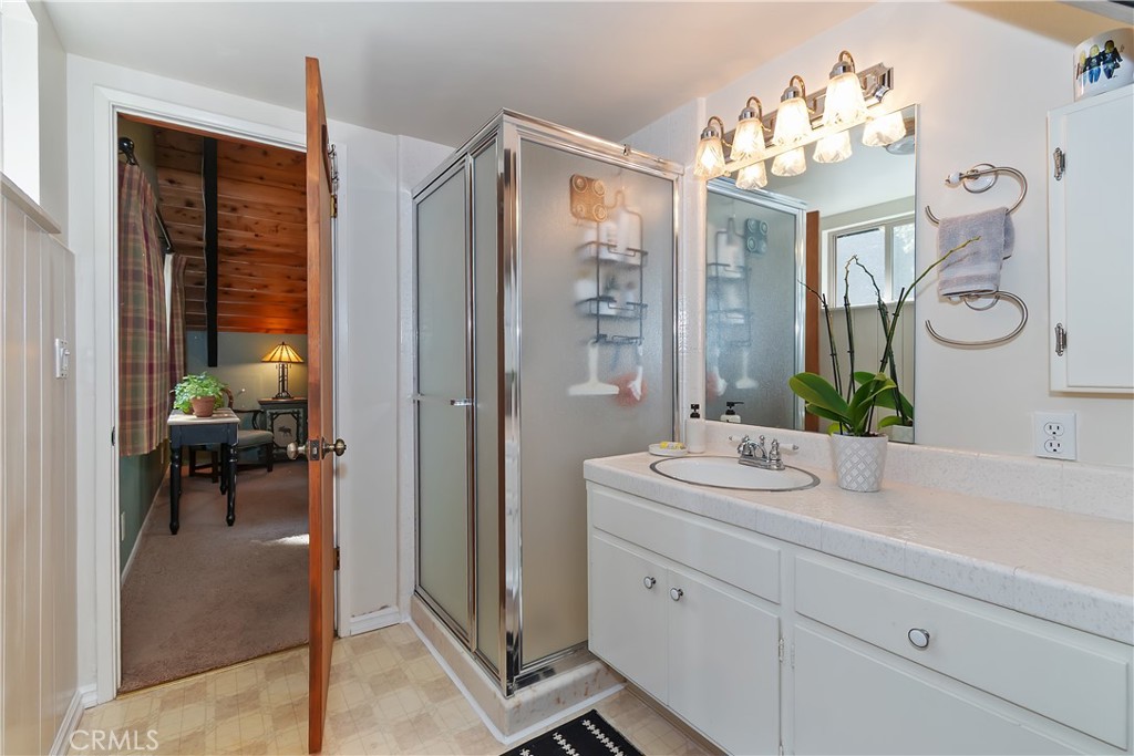 Lake Arrowhead, California, 92352, United States, 3 Bedrooms Bedrooms, ,1 BathroomBathrooms,Residential,For Sale,1988243