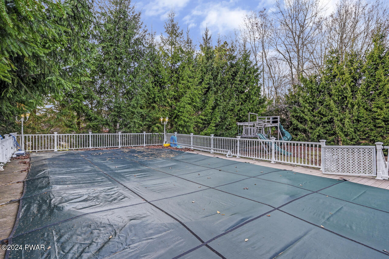 Albrightsville, Pennsylvania, 18210, United States, 4 Bedrooms Bedrooms, ,5 BathroomsBathrooms,Residential,For Sale,1982857