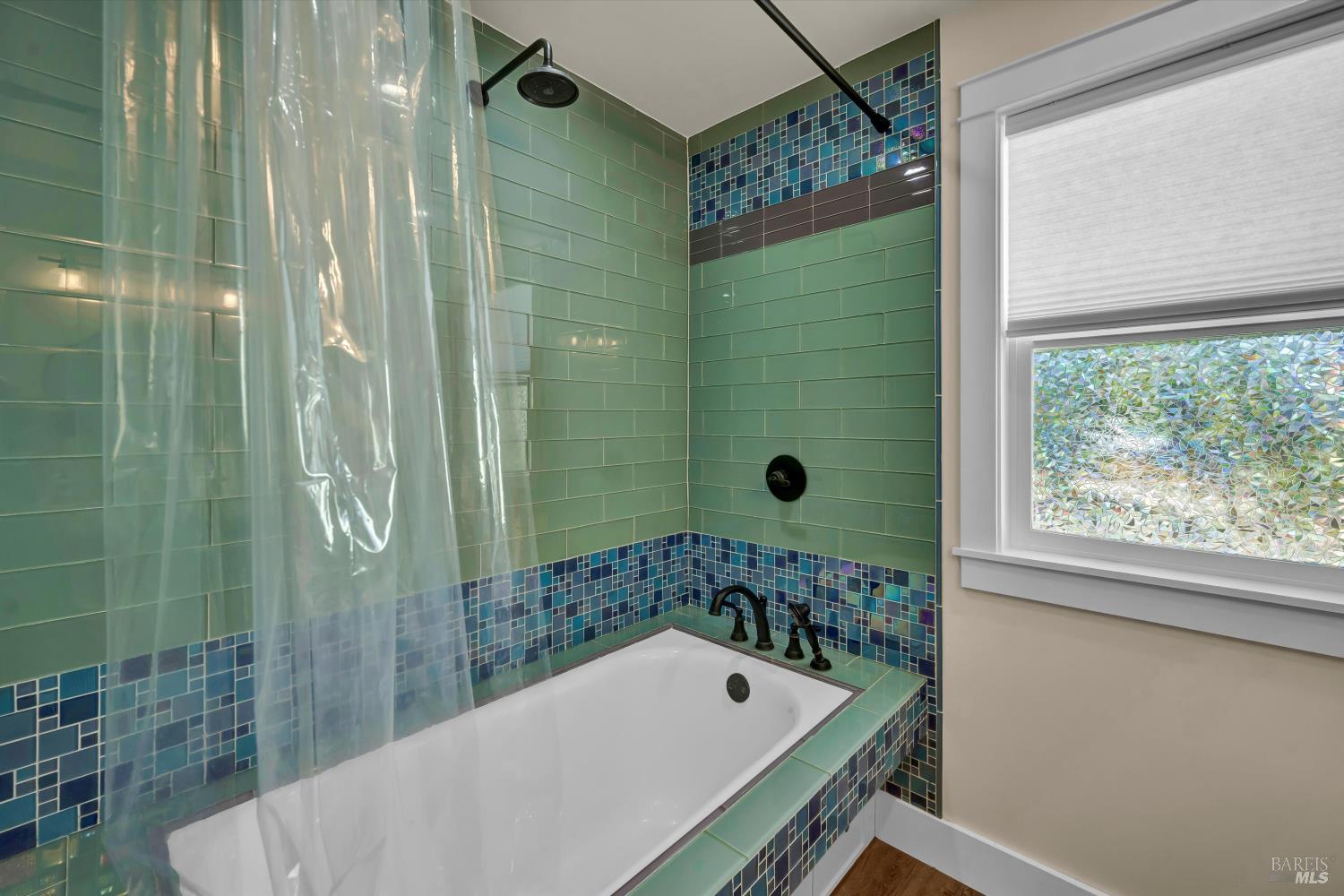 Sebastopol, California, 95472, United States, 2 Bedrooms Bedrooms, ,2 BathroomsBathrooms,Residential,For Sale,1913141