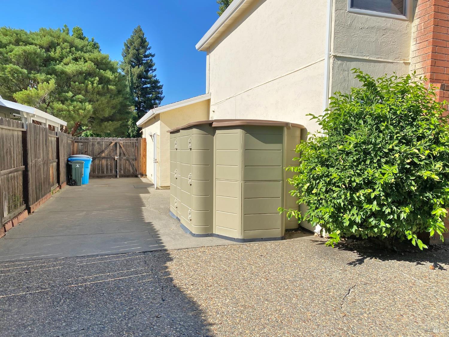 Vacaville, California, 95688, United States, 5 Bedrooms Bedrooms, ,3 BathroomsBathrooms,Residential,For Sale,1911426