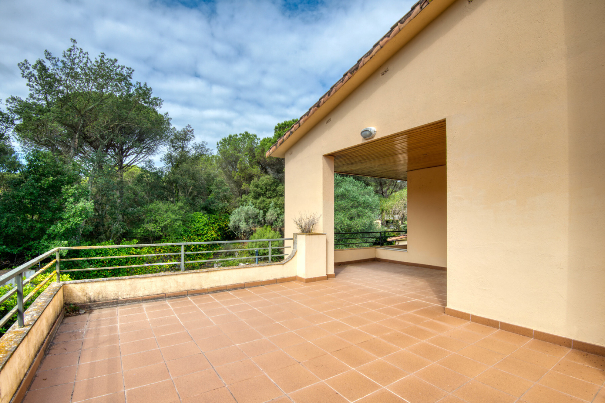  Beautiful villa in ideal location, surrounded by nature, in Solius - 物件實景