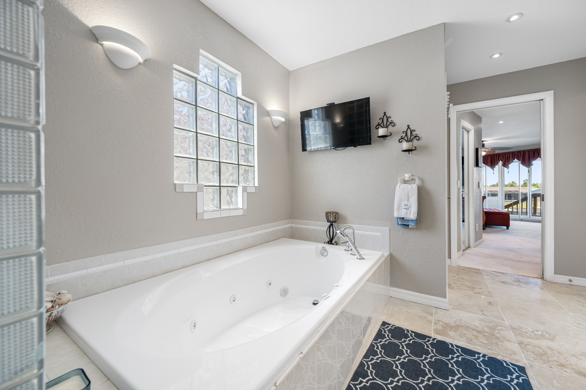 Apollo Beach, Florida, 33572, United States, 5 Bedrooms Bedrooms, ,7 BathroomsBathrooms,Residential,For Sale,1975807