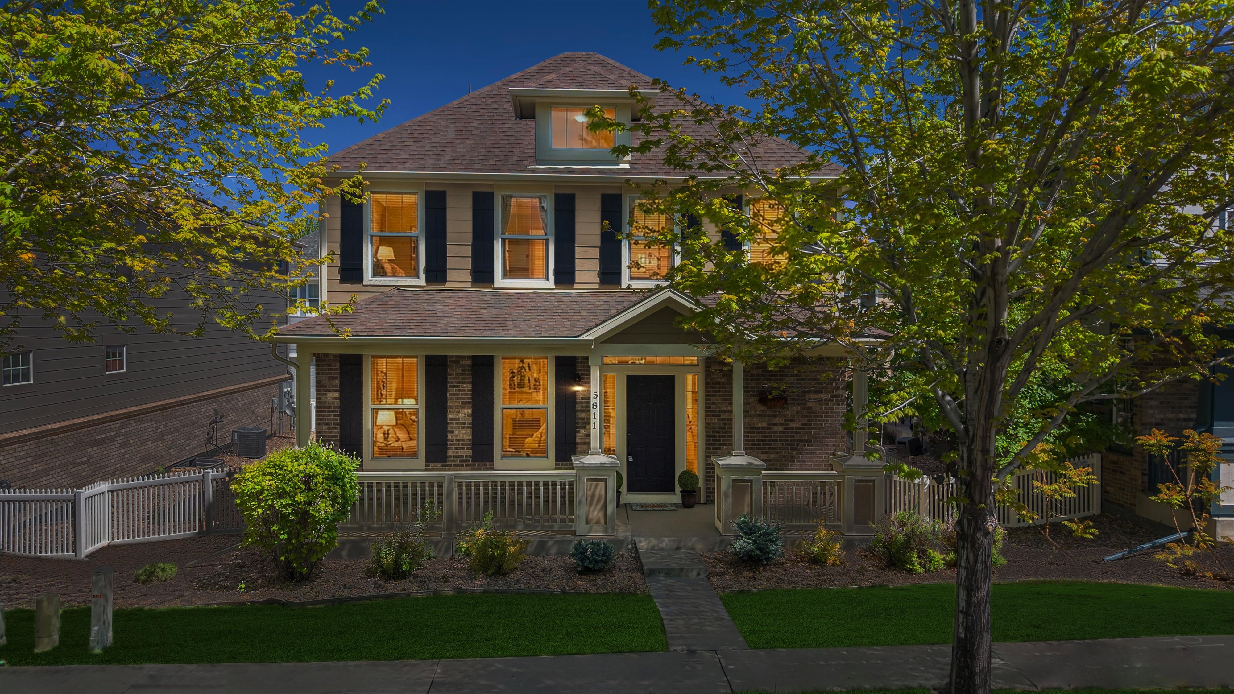  Beautiful 3-Bedroom, 3-Bath Home On A Charming Tree-Lined Street - 物件實景