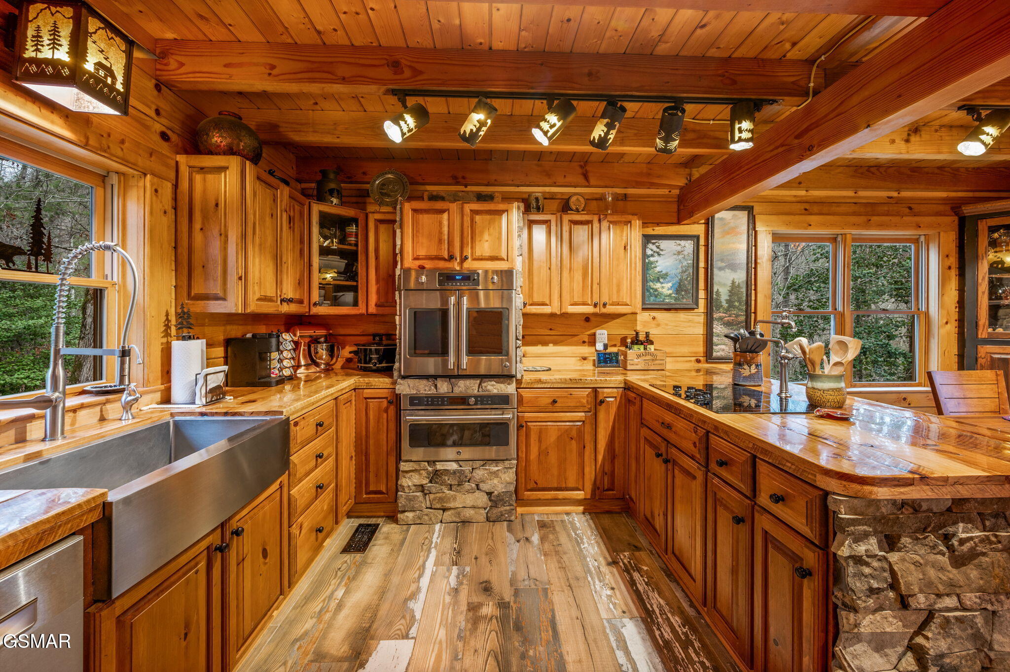 Walland, Tennessee, 37886, United States, 3 Bedrooms Bedrooms, ,4 BathroomsBathrooms,Residential,For Sale,2008541