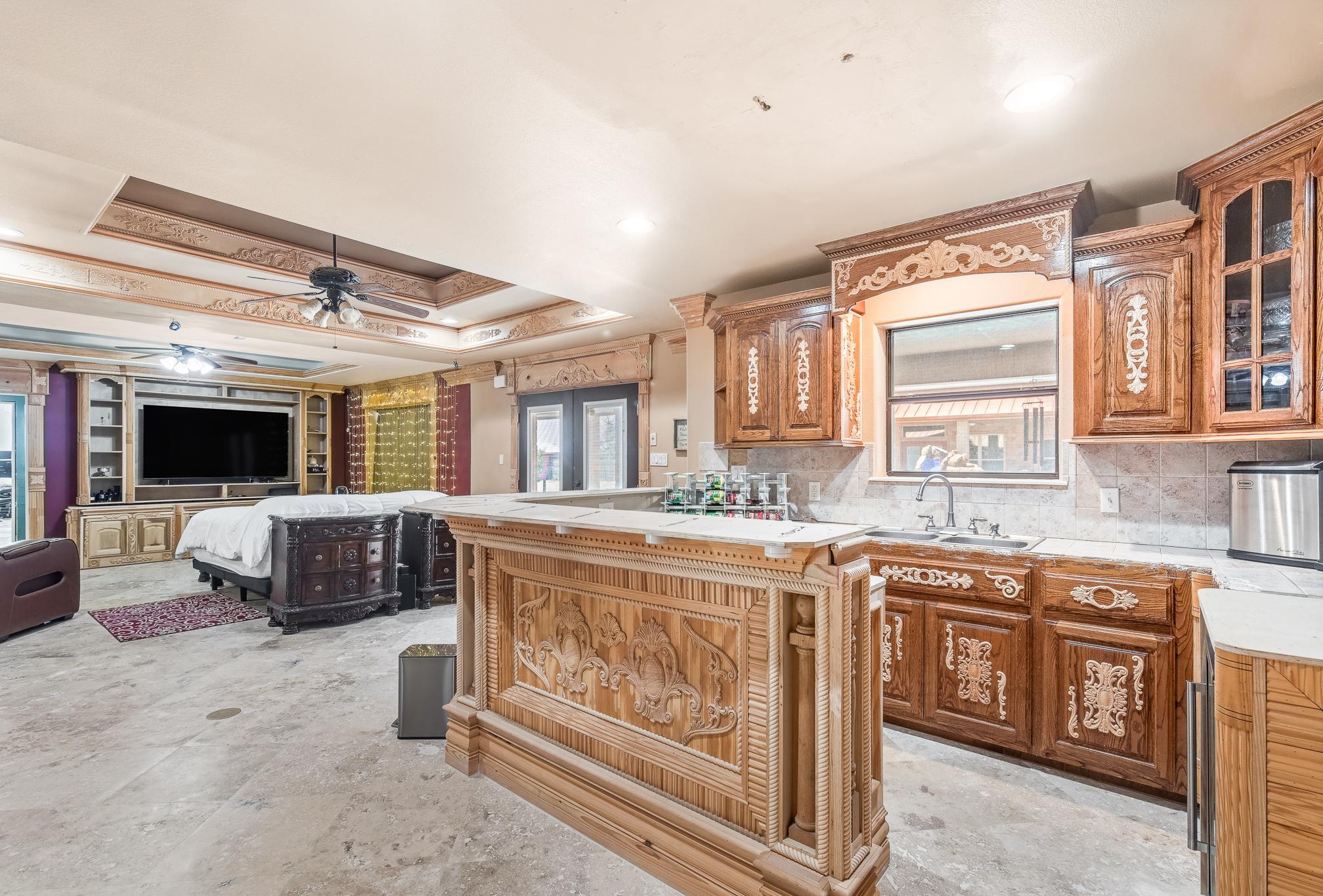 Kingsville, Texas, 78363, United States, 5 Bedrooms Bedrooms, ,6 BathroomsBathrooms,Residential,For Sale,1925551