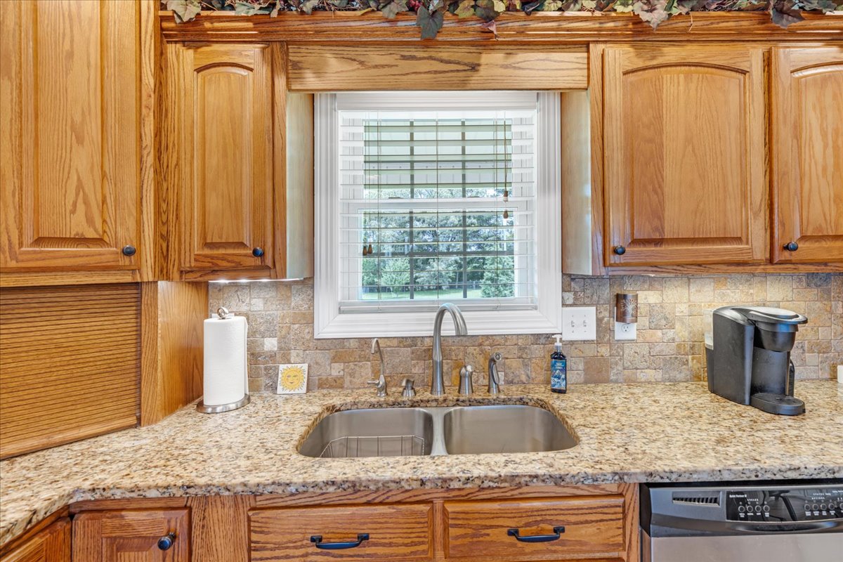 Winchester, Tennessee, 37398, United States, 4 Bedrooms Bedrooms, ,2 BathroomsBathrooms,Residential,For Sale,1921635