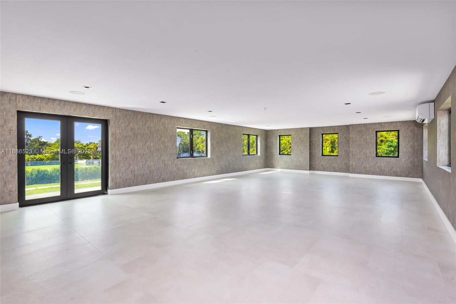 Southwest Ranches, Florida, 33331, United States, 6 Bedrooms Bedrooms, ,9 BathroomsBathrooms,Residential,For Sale,1955323