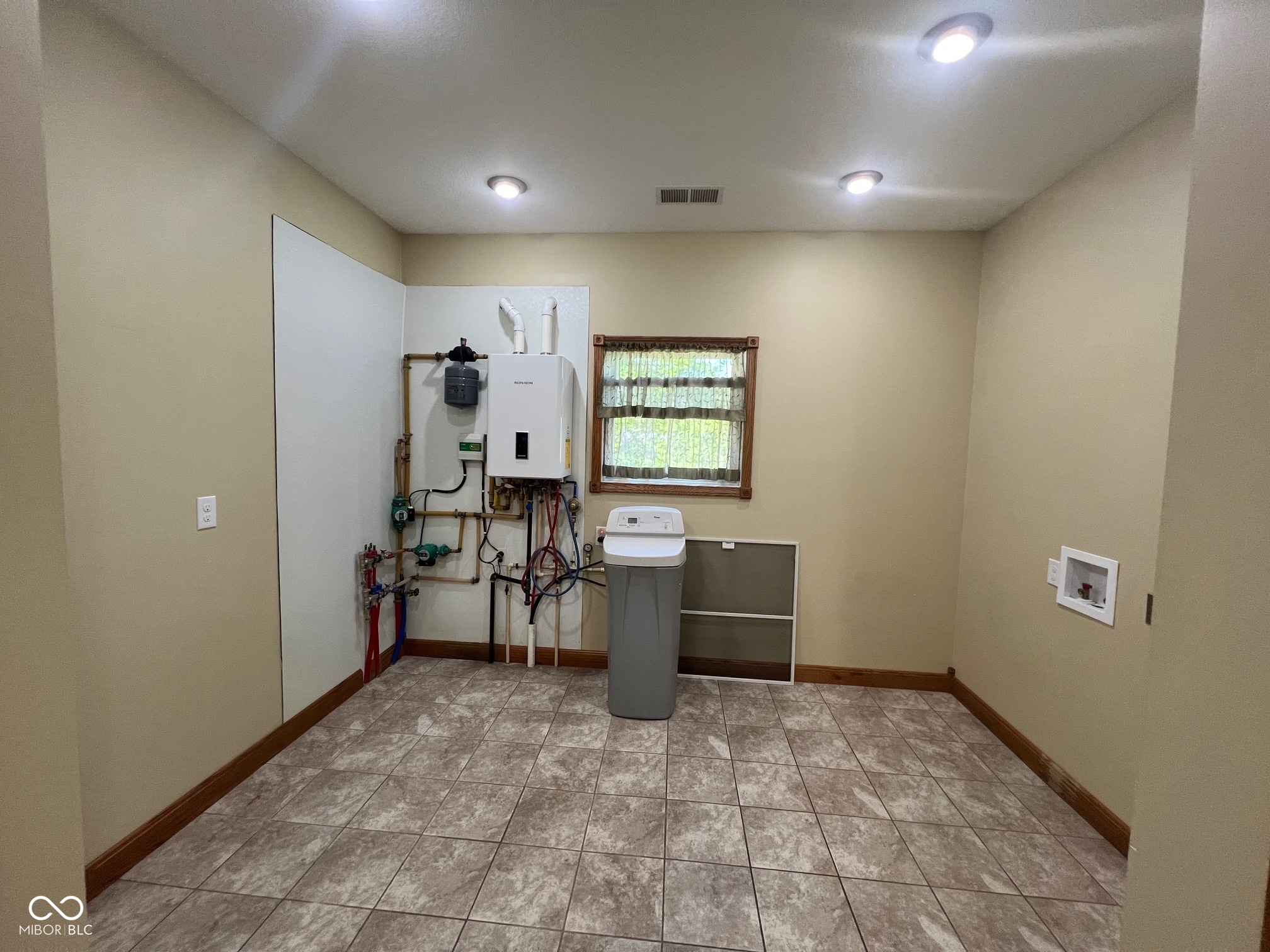 Farmersburg, Indiana, 47850, United States, 3 Bedrooms Bedrooms, ,2 BathroomsBathrooms,Residential,For Sale,1915515