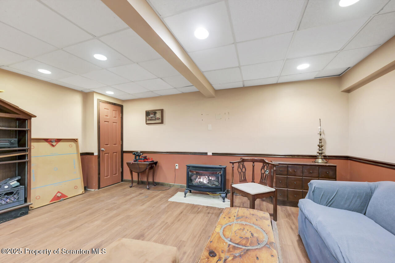 Moscow, Pennsylvania, 18444, United States, 4 Bedrooms Bedrooms, ,3 BathroomsBathrooms,Residential,For Sale,1999733