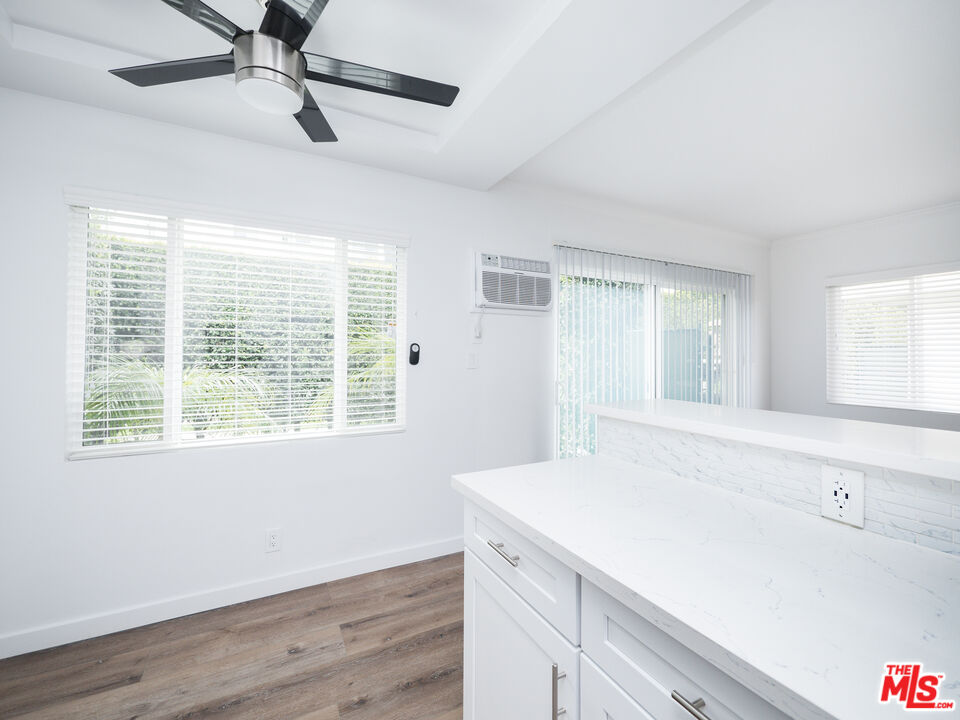 Los Angeles, California, 90066, United States, 4 Bedrooms Bedrooms, ,Residential,For Sale,1705124