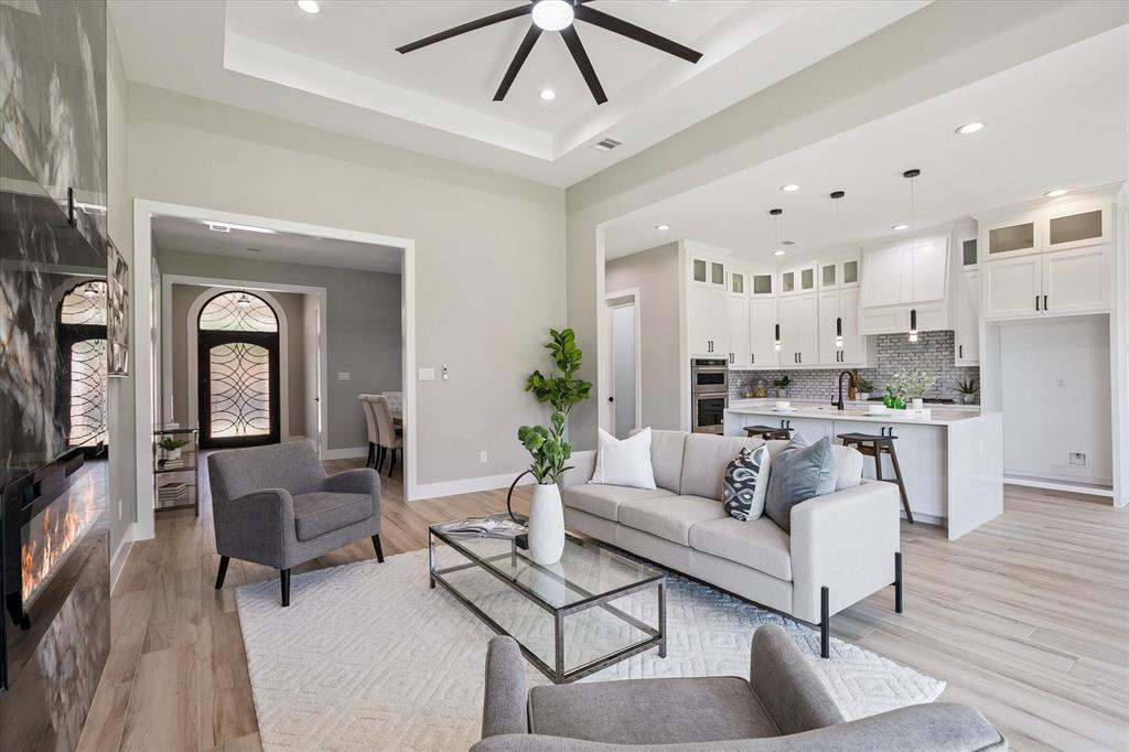 Arlington, Texas, 76012, United States, 4 Bedrooms Bedrooms, ,3 BathroomsBathrooms,Residential,For Sale,1976535