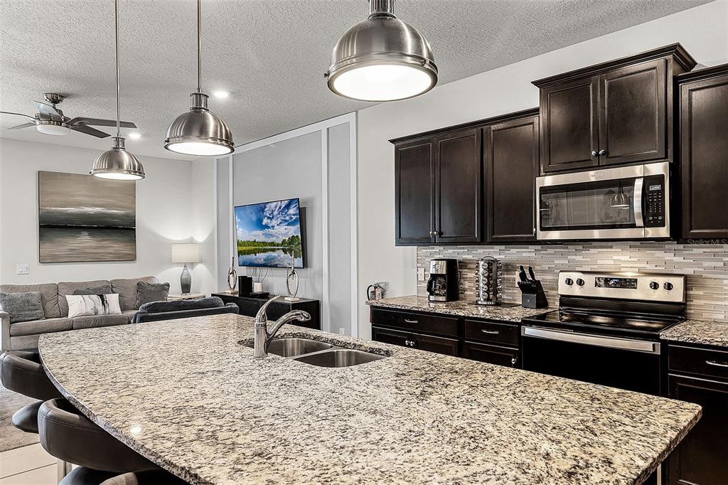 Davenport, Florida, 33897, United States, 10 Bedrooms Bedrooms, ,8 BathroomsBathrooms,Residential,For Sale,1897679