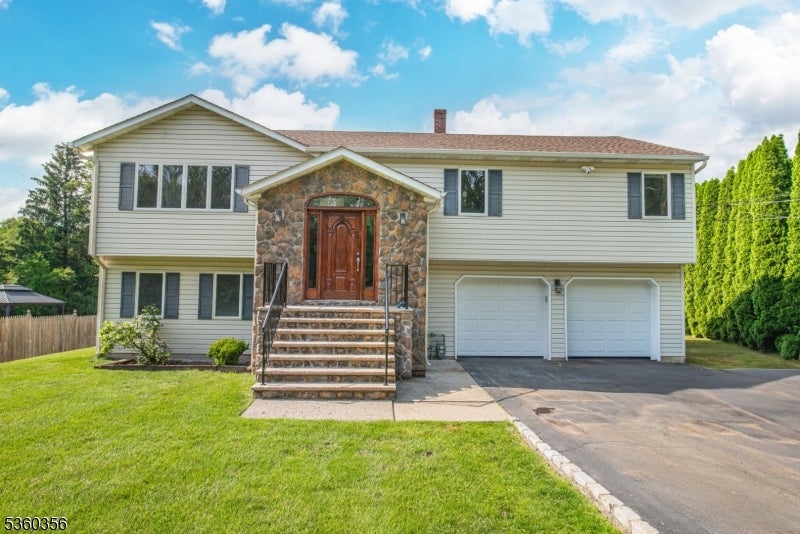 Montville Twp., New Jersey, 07082, United States, 4 Bedrooms Bedrooms, ,3 BathroomsBathrooms,Residential,For Sale,1834822