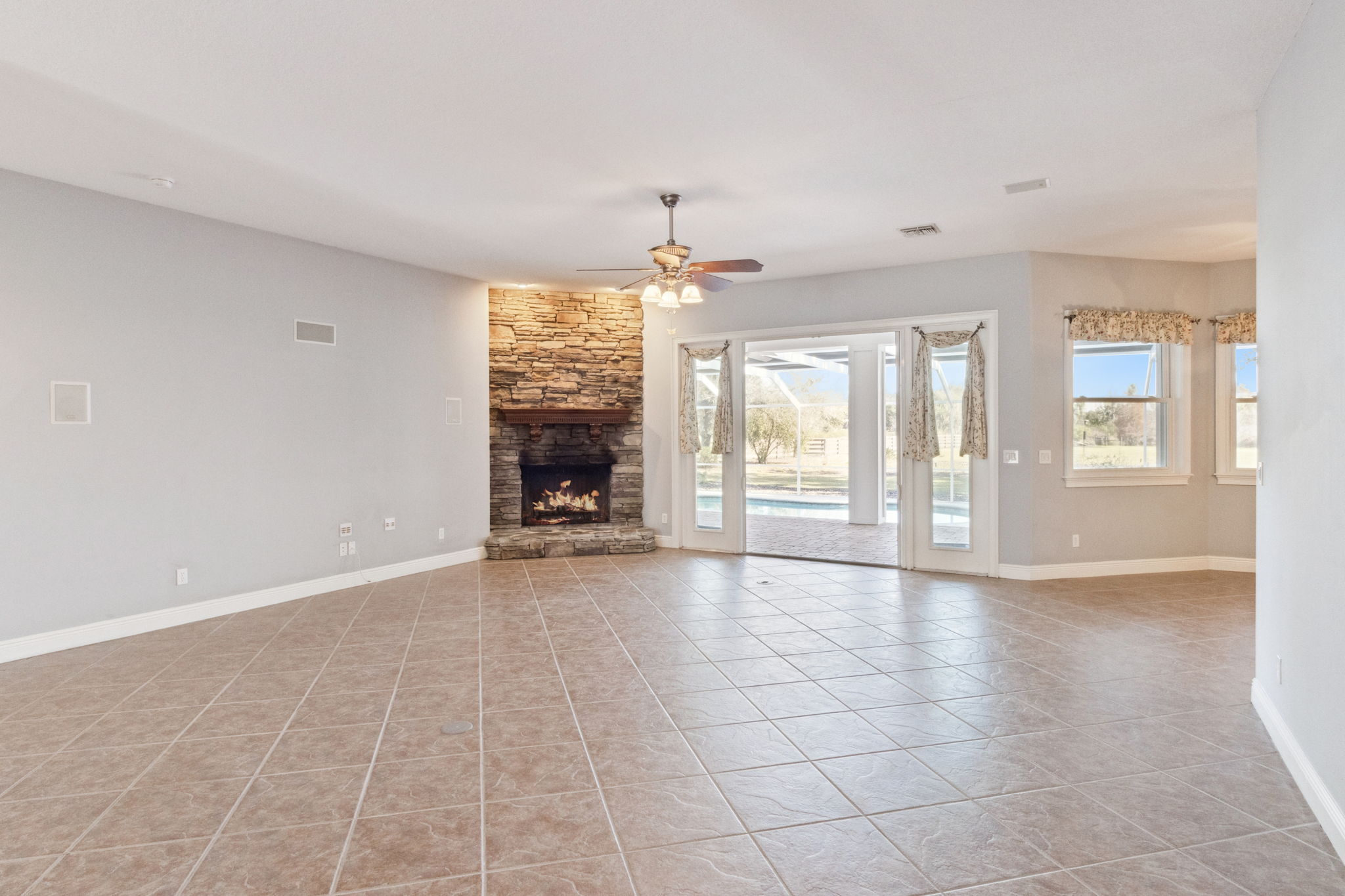 Plant City, Florida, 33565, United States, 4 Bedrooms Bedrooms, ,3 BathroomsBathrooms,Residential,For Sale,2005907