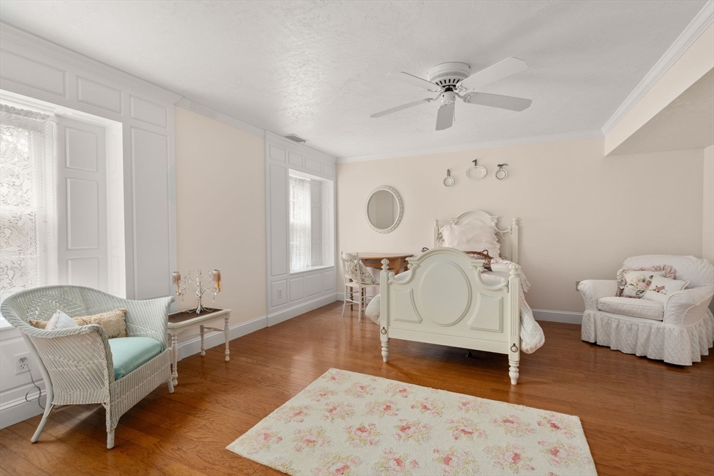 Hopkinton, Massachusetts, 01748, United States, 4 Bedrooms Bedrooms, ,5 BathroomsBathrooms,Residential,For Sale,1982386