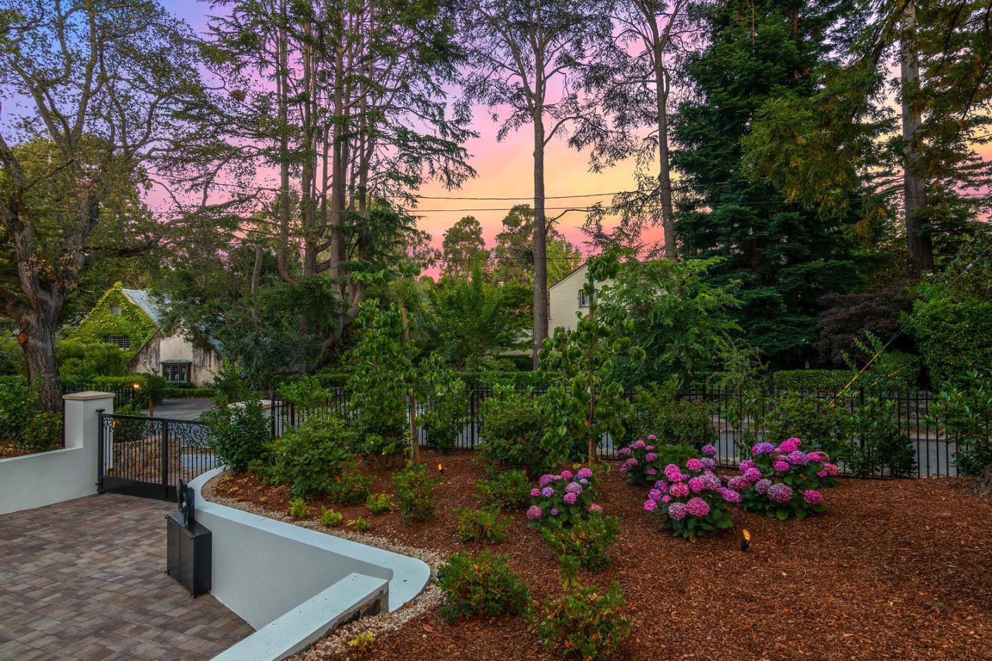 San Mateo, California, 94402, United States, 4 Bedrooms Bedrooms, ,6 BathroomsBathrooms,Residential,For Sale,1836989