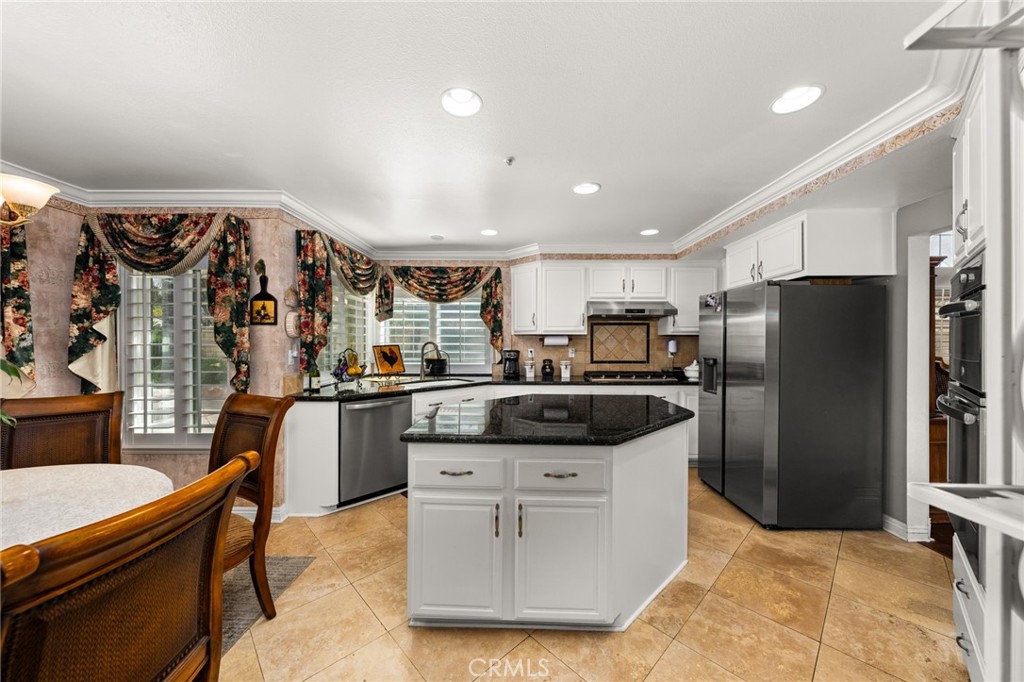 Fontana, California, 92336, United States, 4 Bedrooms Bedrooms, ,3 BathroomsBathrooms,Residential,For Sale,2022235