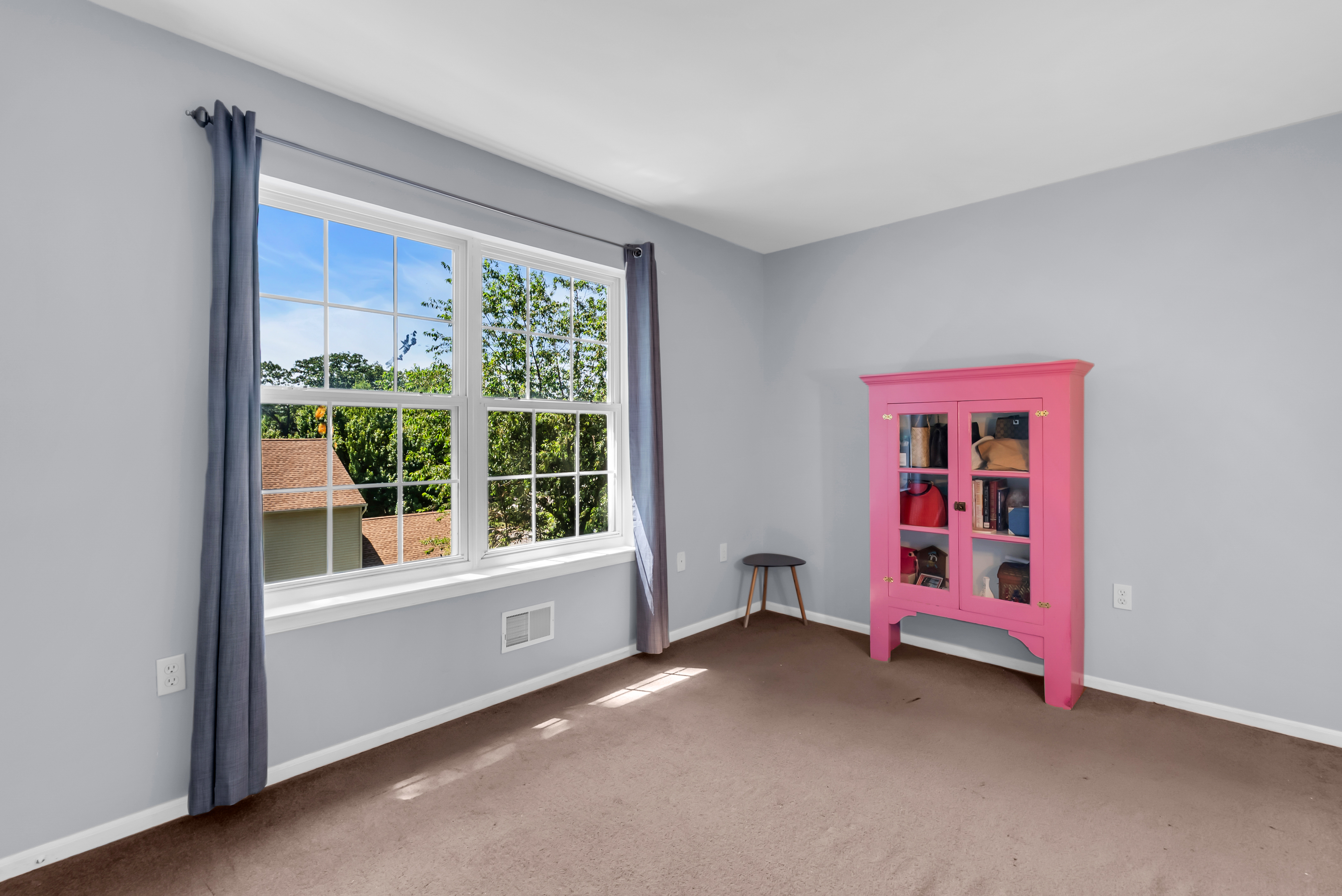  Woodland Hills Colonial Opportunity - 物件實景