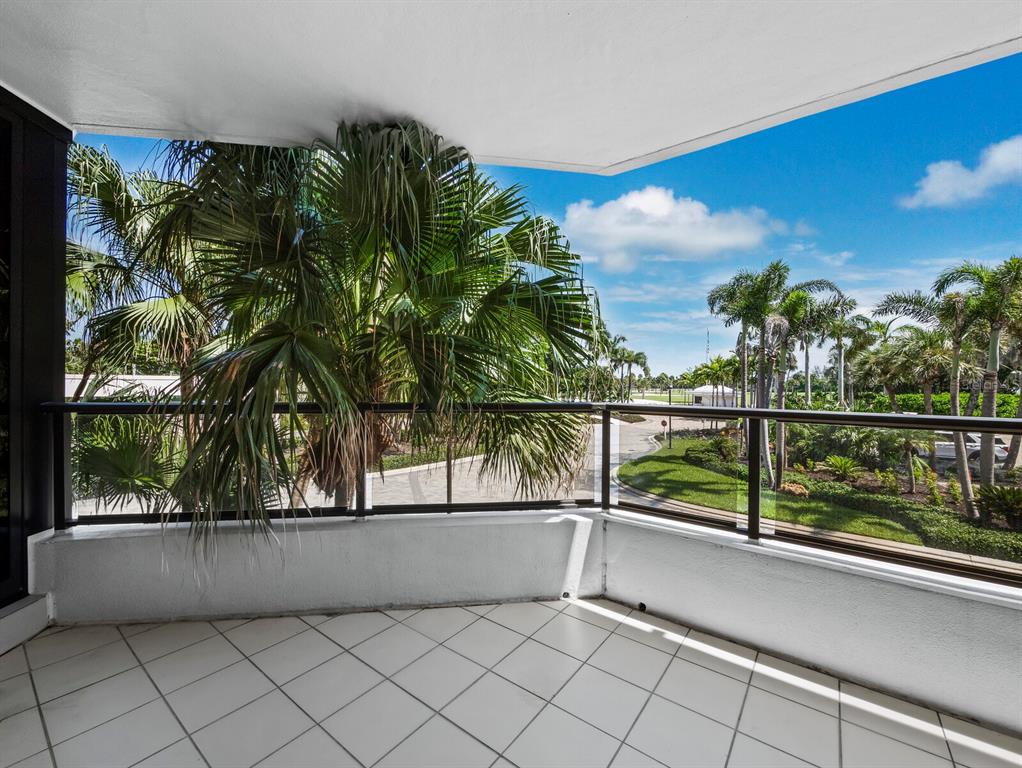 Longboat Key, Florida, 34228, United States, 3 Bedrooms Bedrooms, ,3 BathroomsBathrooms,Residential,For Sale,1942144