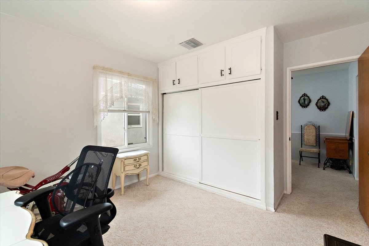 Lakewood, California, 90713, United States, 3 Bedrooms Bedrooms, ,1 BathroomBathrooms,Residential,For Sale,1927996