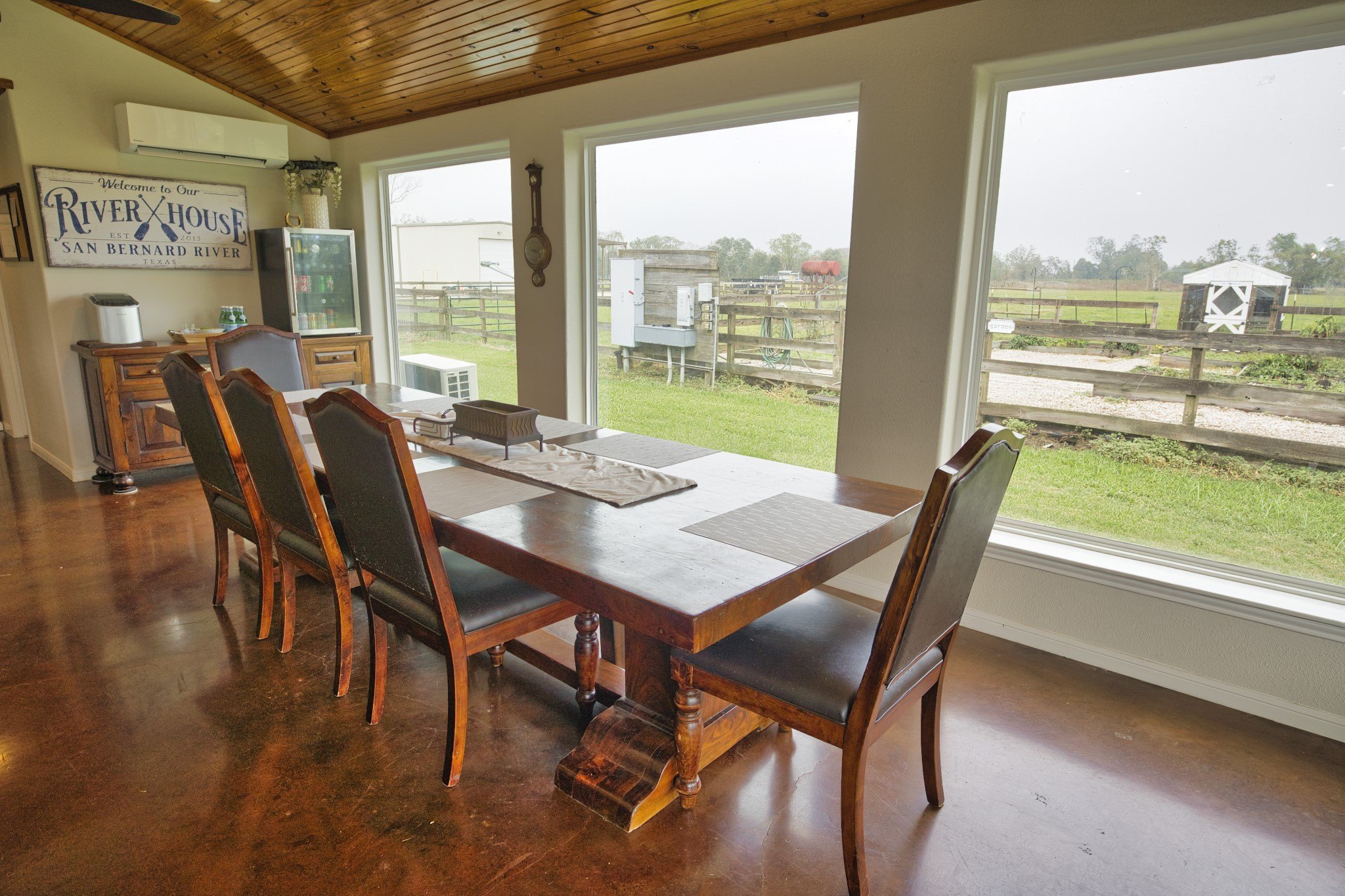 Brazoria, Texas, 77422, United States, 6 Bedrooms Bedrooms, ,6 BathroomsBathrooms,Residential,For Sale,1978625