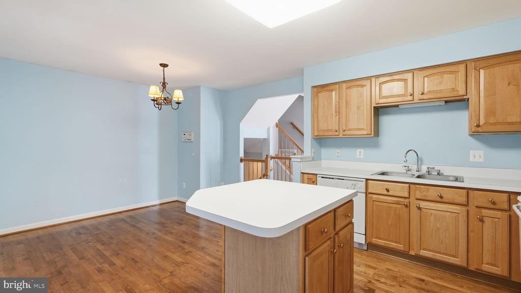 Gainesville, Virginia, 20155, United States, 3 Bedrooms Bedrooms, ,2 BathroomsBathrooms,Residential,For Sale,1989623