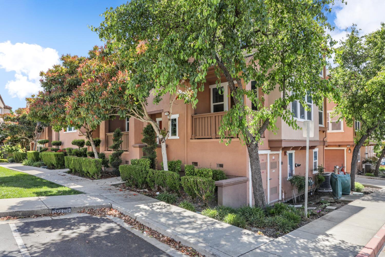 Dublin, California, 94568, United States, 2 Bedrooms Bedrooms, ,3 BathroomsBathrooms,Residential,For Sale,1879034