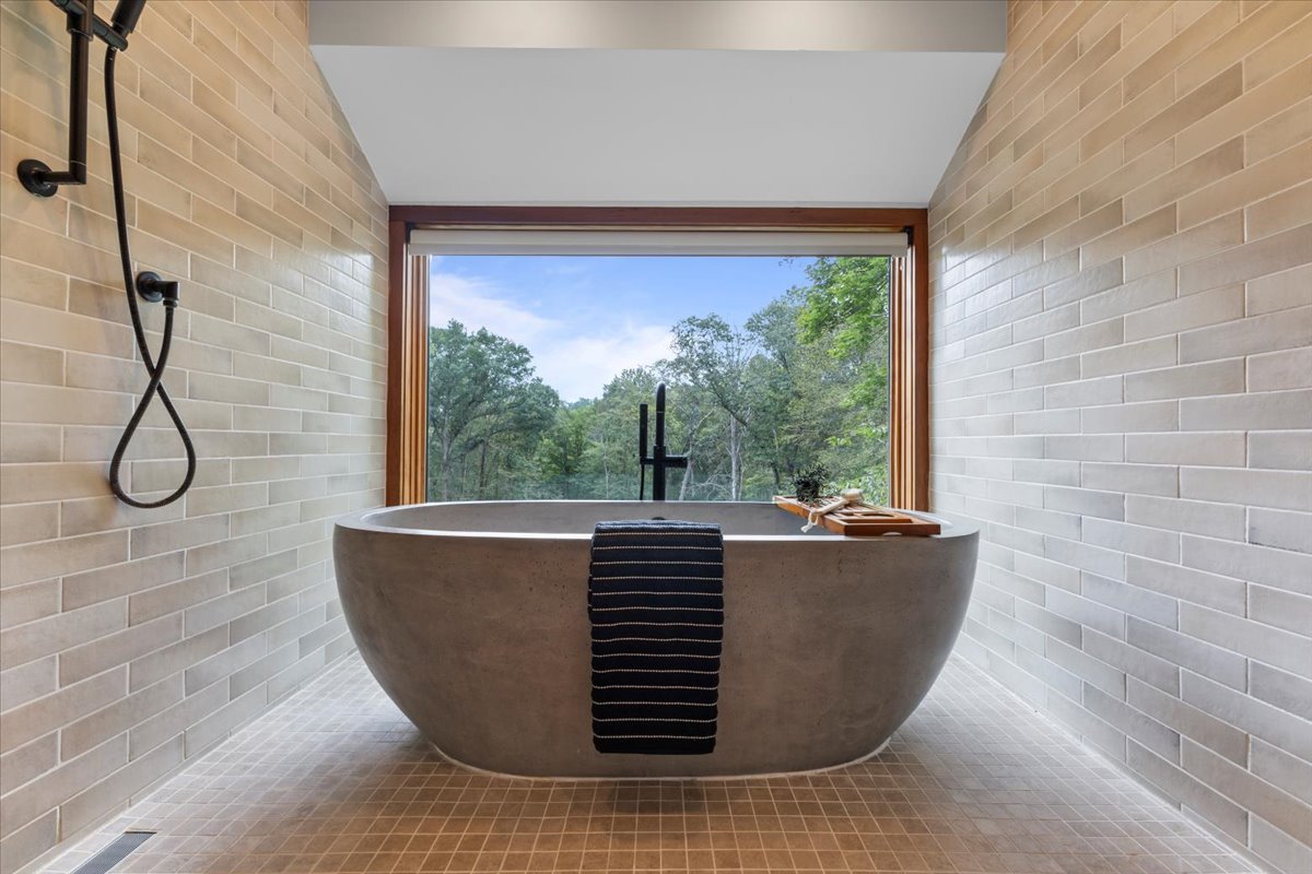 Bernardsville, New Jersey, 07924, United States, 5 Bedrooms Bedrooms, ,6 BathroomsBathrooms,Residential,For Sale,1981424