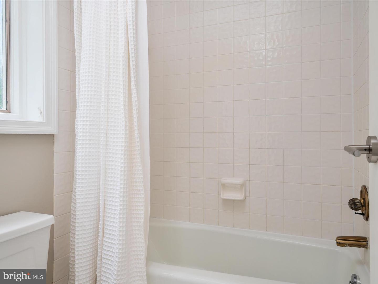 Annapolis, Maryland, 21401, United States, 5 Bedrooms Bedrooms, ,5 BathroomsBathrooms,Residential,For Sale,1895873