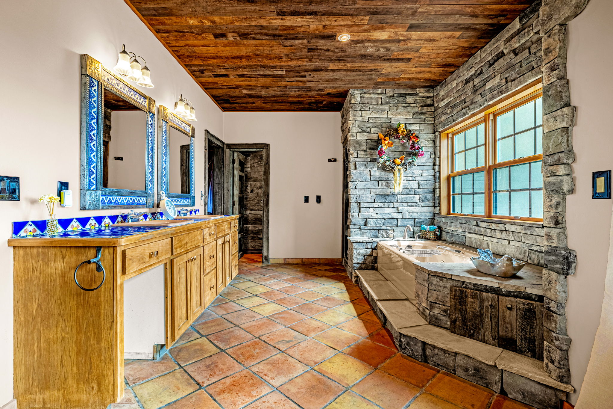  Rare creek side opportunity on 80 close-in acres - 物件實景