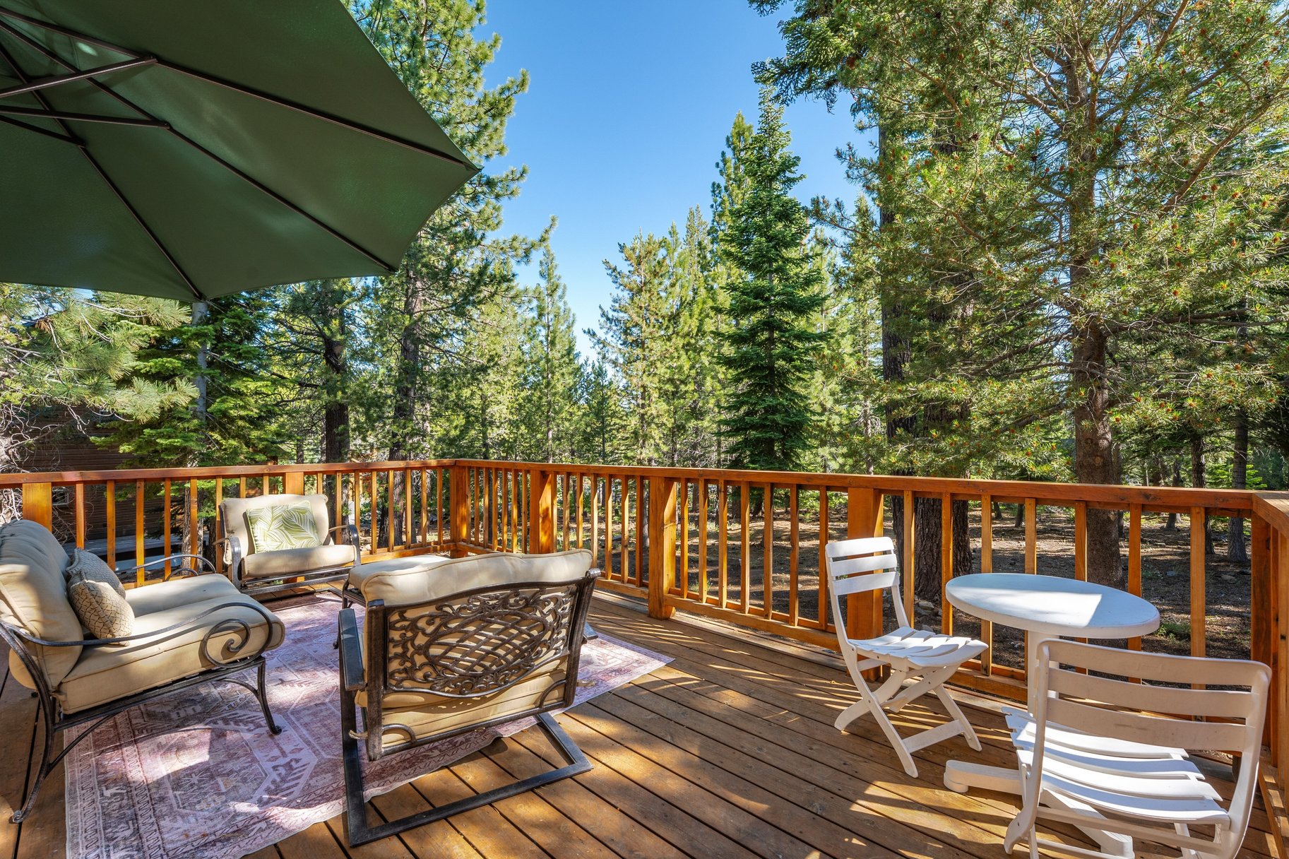  Updated Tahoe Donner retreat with a greenbelt setting - 物件實景