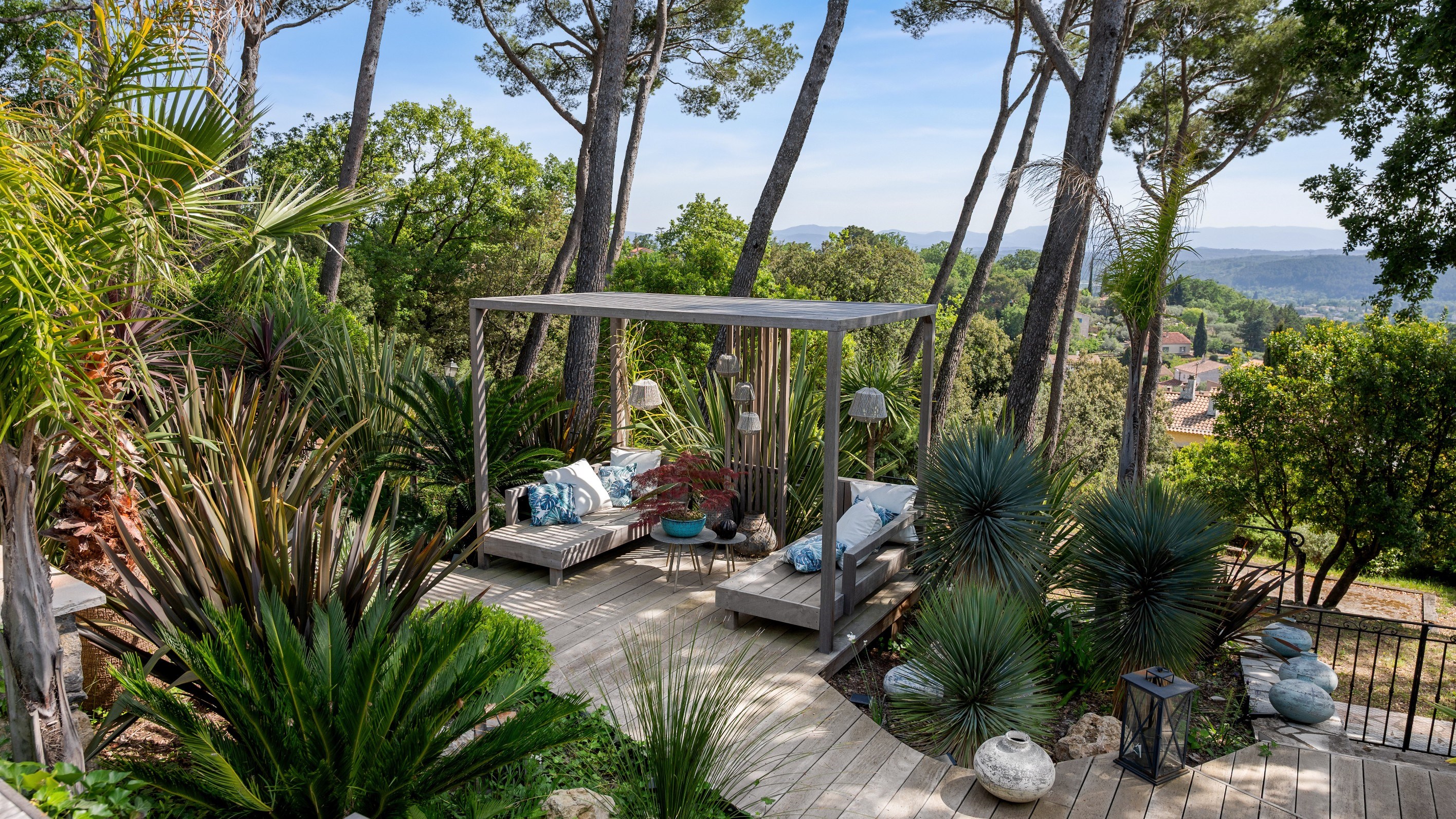  Exceptional Charming Estate with Remarkable Gardens in a Preserved Setting - 物件實景