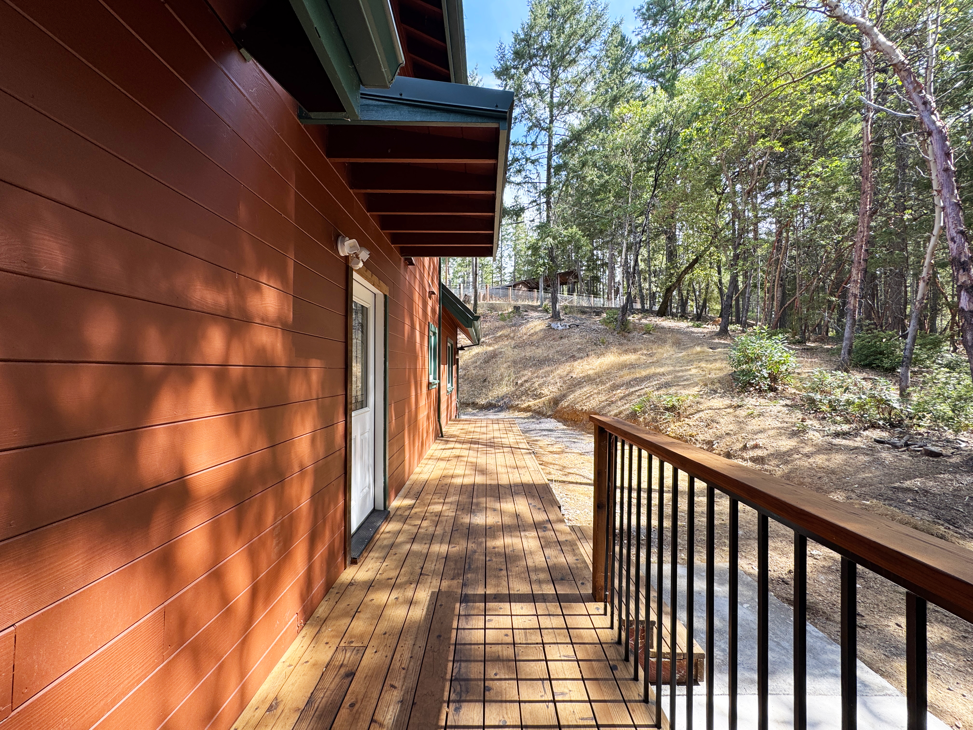 Willits, California, 95490, United States, 2 Bedrooms Bedrooms, ,2 BathroomsBathrooms,Residential,For Sale,1943077