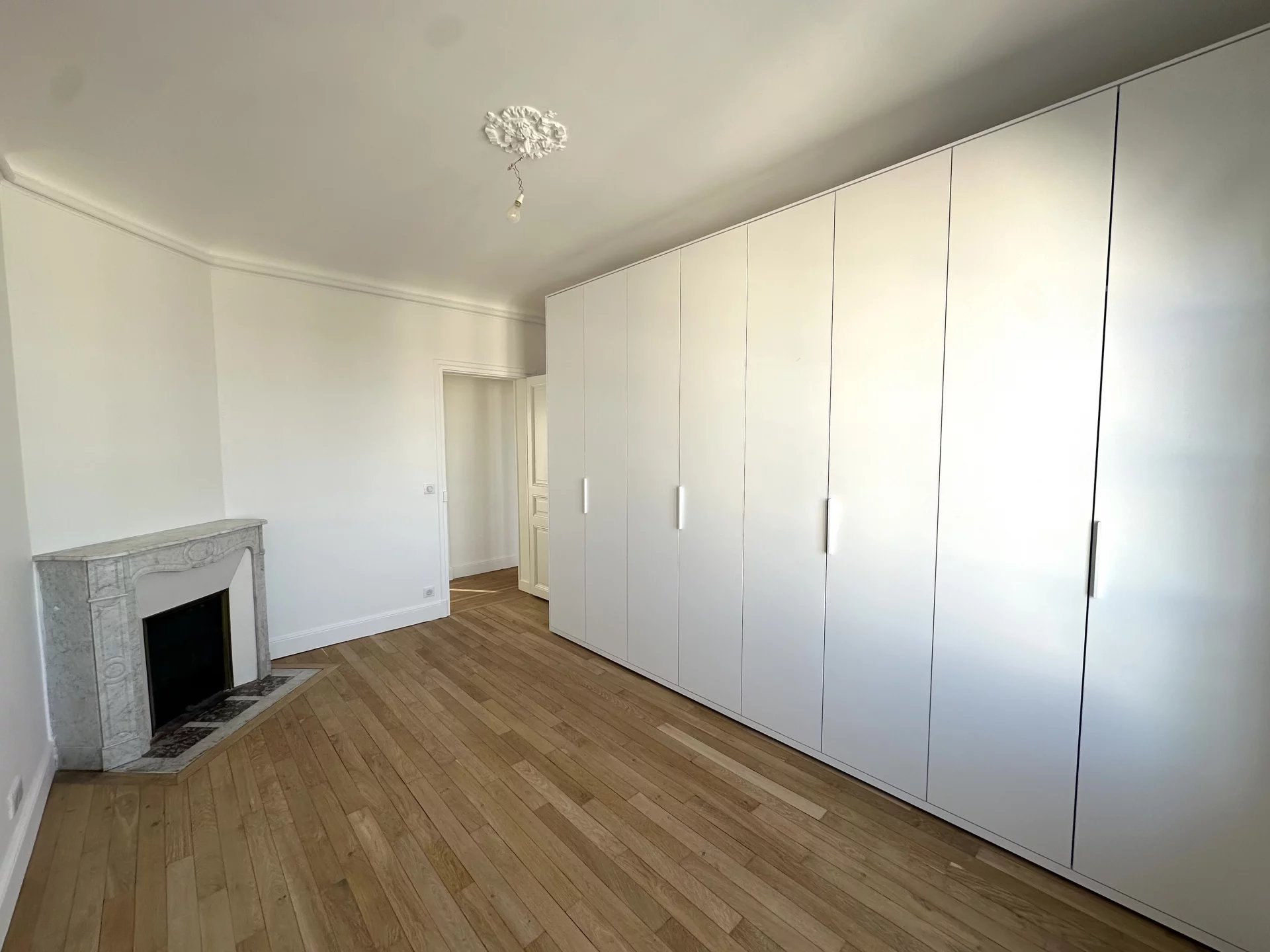 Le Vésinet, Île-de-France, 78110, FR, 2 Bedrooms Bedrooms, ,1 BathroomBathrooms,Residential,For Sale,2003303