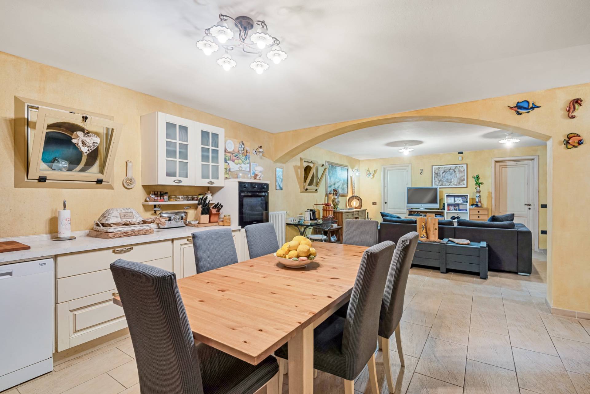 Pietrasanta, Lucca, 55045, IT, 3 Bedrooms Bedrooms, ,3 BathroomsBathrooms,Residential,For Sale,1903530