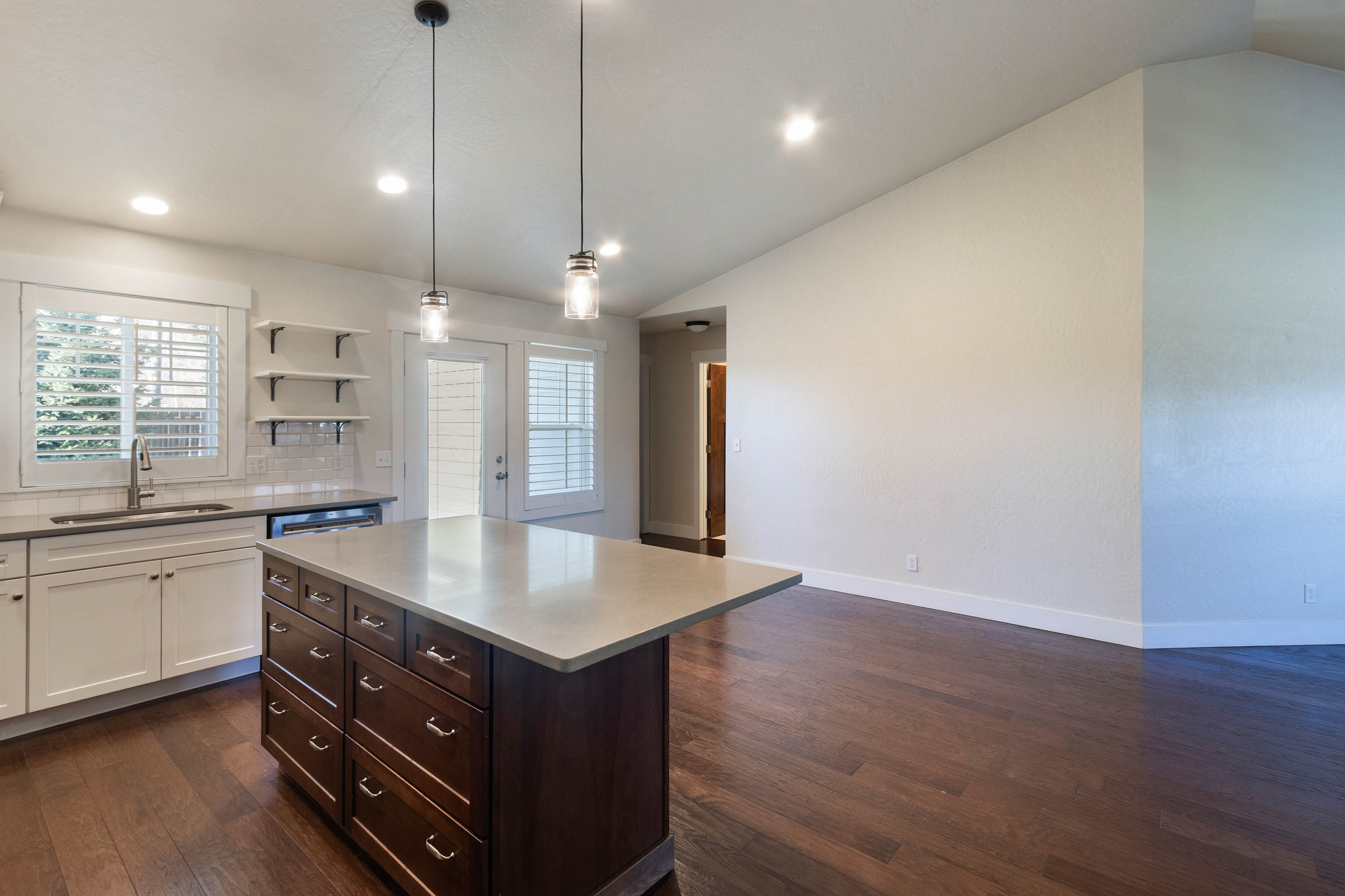 Sandpoint, Idaho, 83864, United States, 3 Bedrooms Bedrooms, ,2 BathroomsBathrooms,Residential,For Sale,2006353