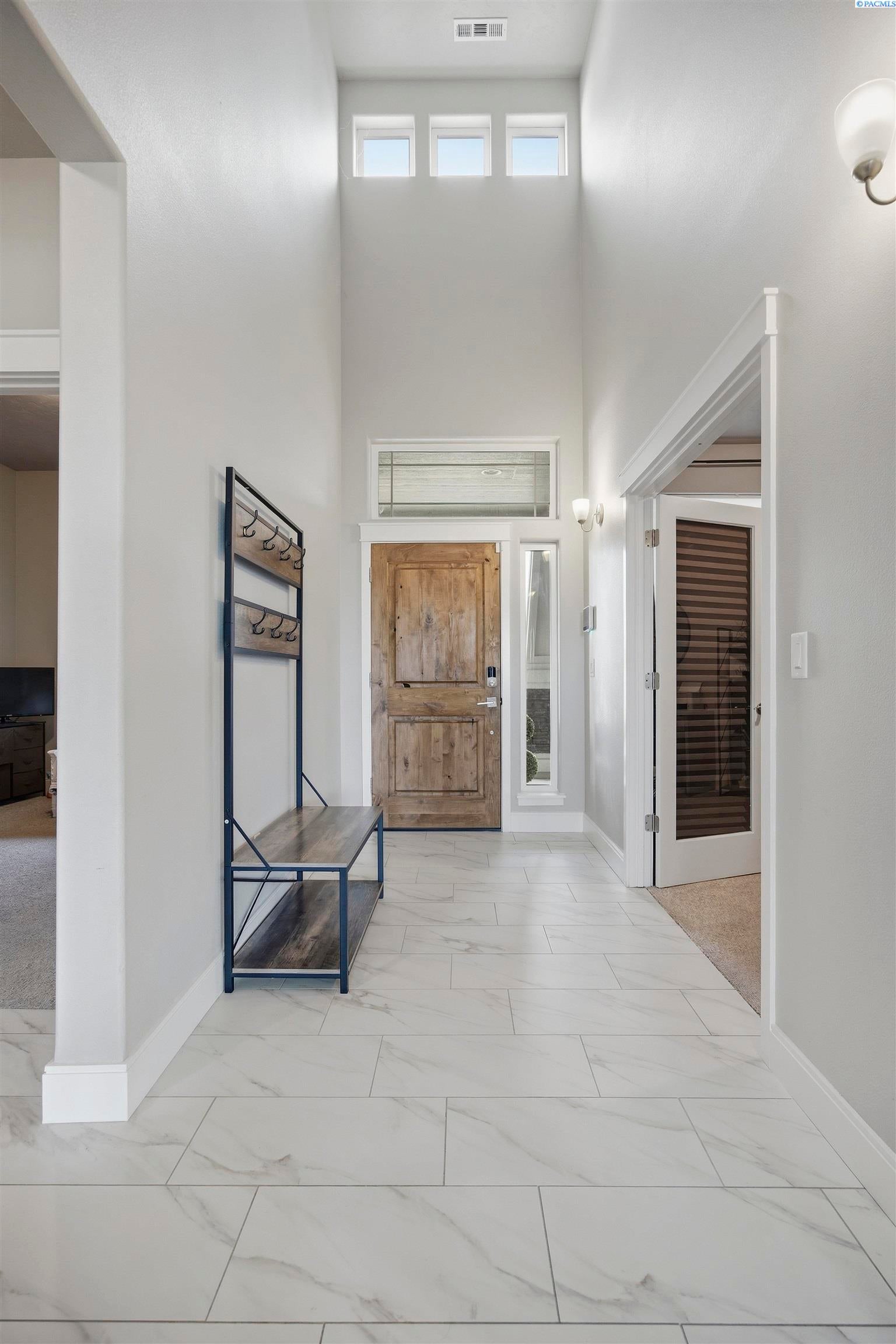 Pasco, Washington, 99301, United States, 4 Bedrooms Bedrooms, ,2 BathroomsBathrooms,Residential,For Sale,2036931